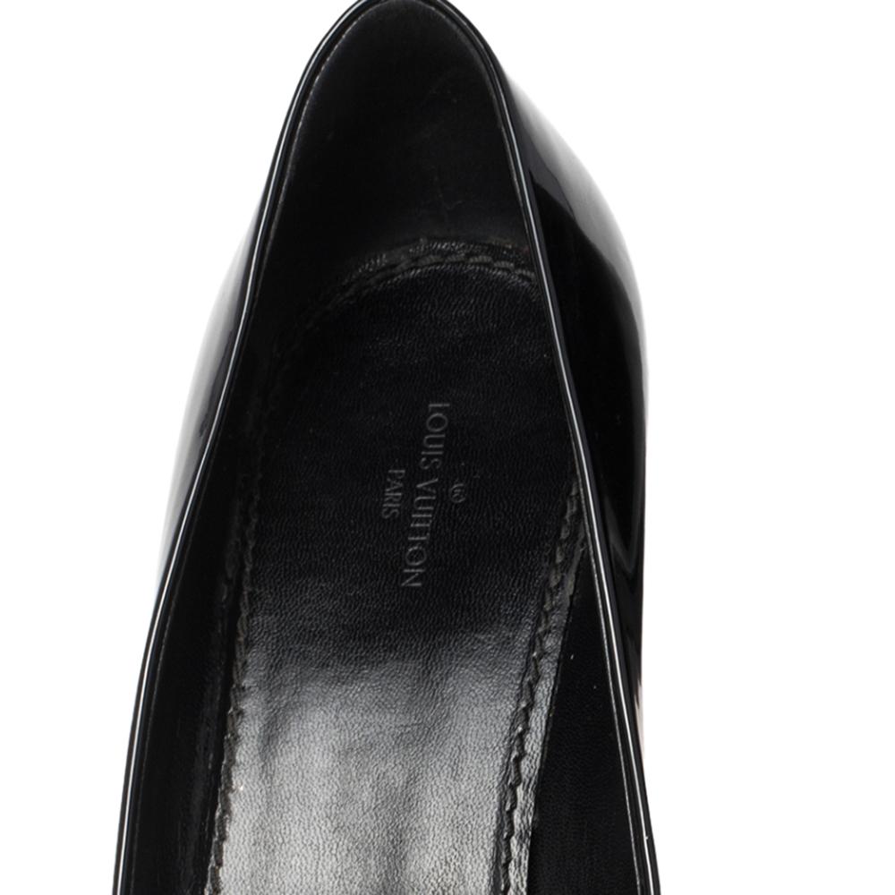 Women's Louis Vuitton Black Patent Leather Madeleine Logo Block Heel Pumps Size 39