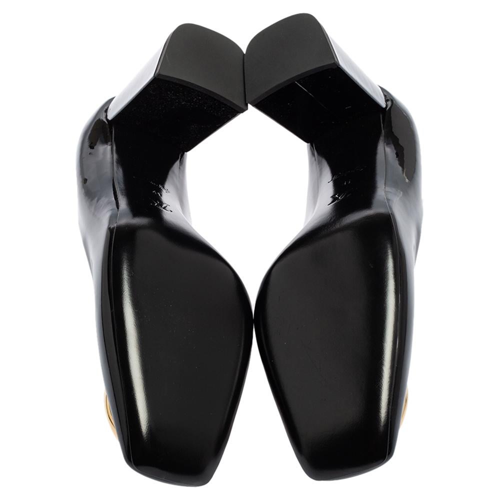Louis Vuitton Black Patent Leather Madeleine Logo Block Heel Pumps Size 40 In New Condition In Dubai, Al Qouz 2