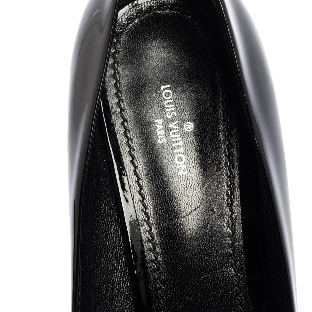 Louis Vuitton Black Patent Leather Madeleine Logo Block Heel Pumps Size 41 In New Condition In Dubai, Al Qouz 2