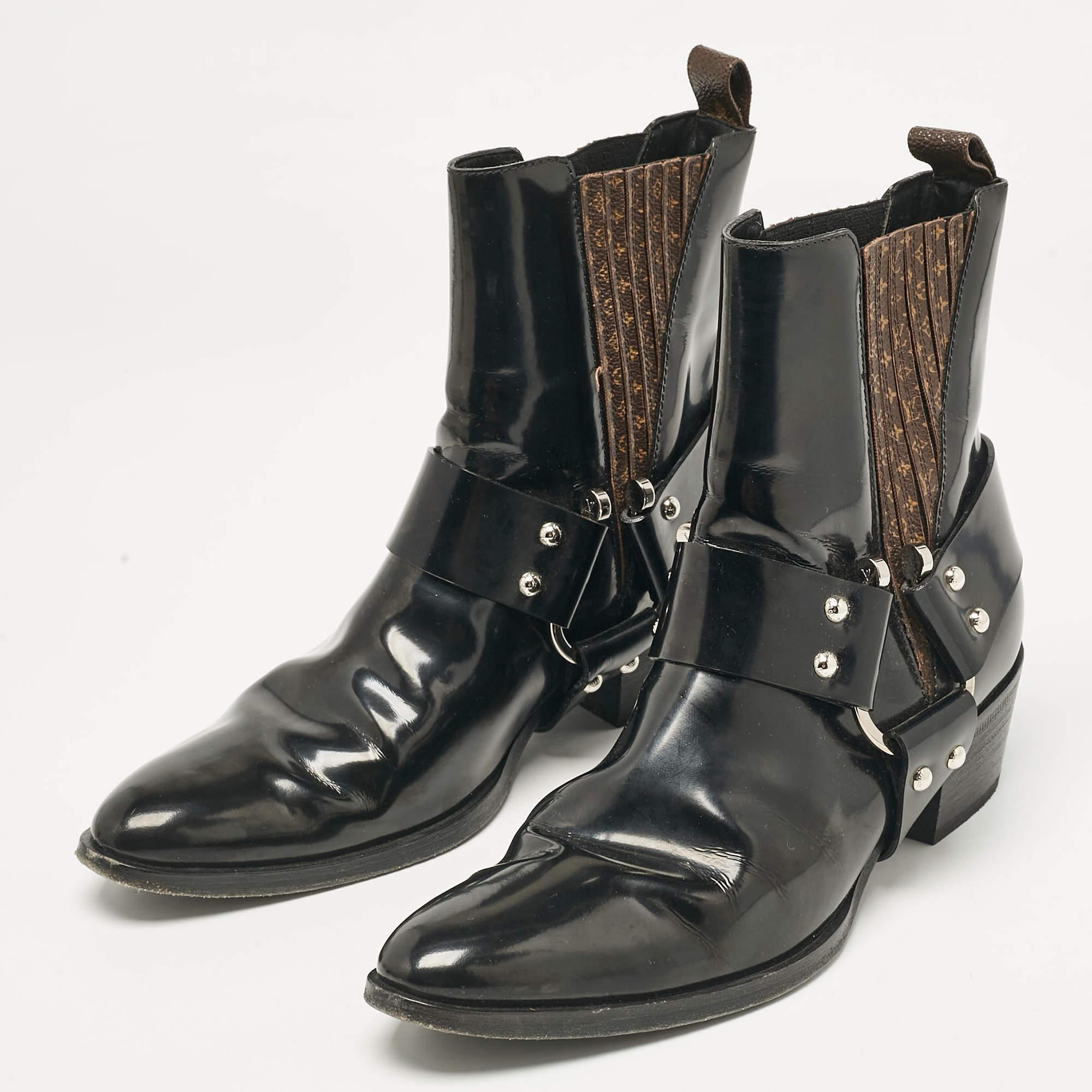 Enjoy the most fashionable days with these stylish Louis Vuitton boots. Modern in design and craftsmanship  they are fashioned to keep you comfortable and chic