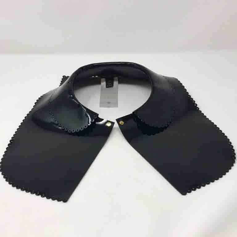 Louis Vuitton Black Patent Leather Necklace  For Sale 3