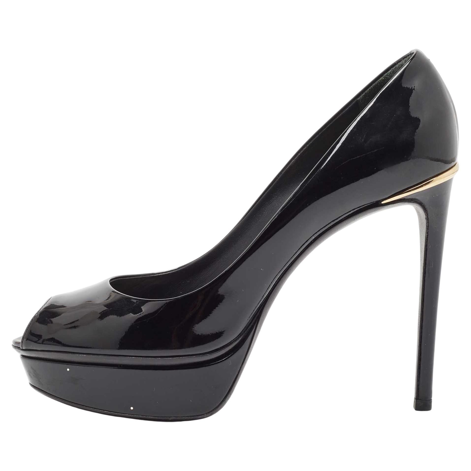 Louis Vuitton Cuir verni noir Peep Toe Platform Pumps Size 36.5 en vente