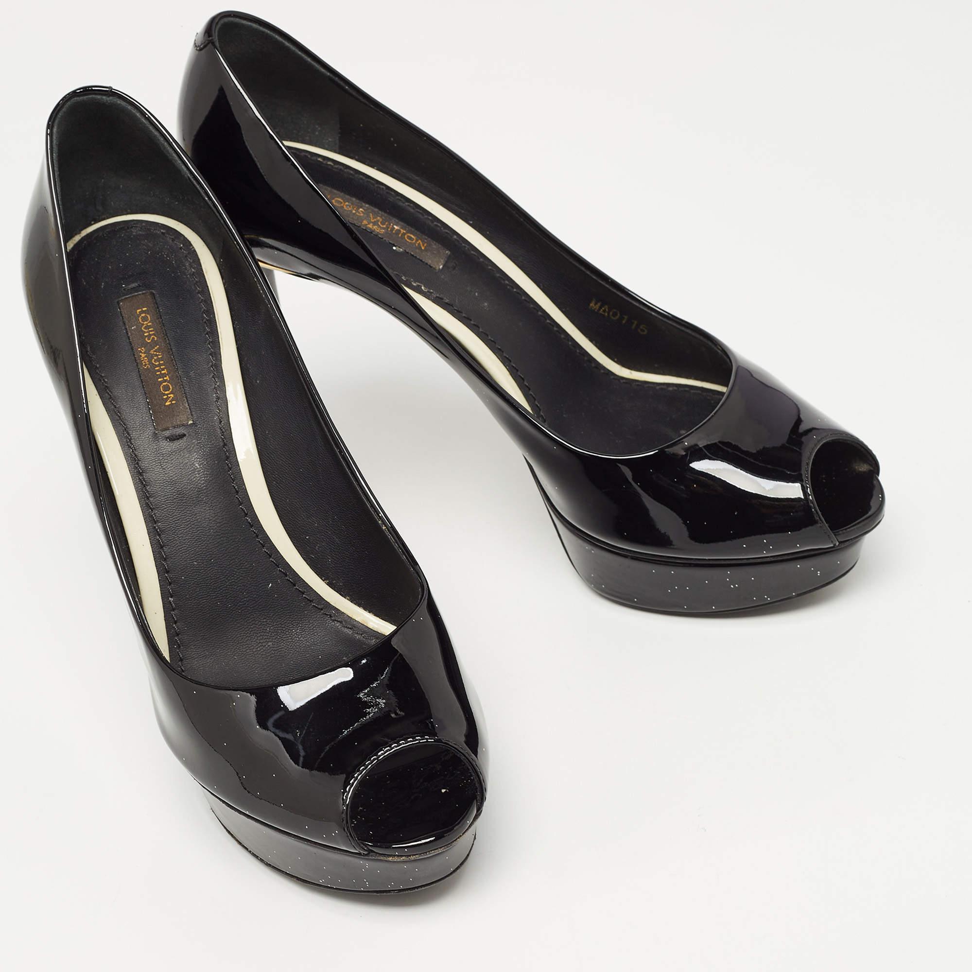 Louis Vuitton Black Patent Leather Peep Toe Platform Pumps Size 37 In Good Condition For Sale In Dubai, Al Qouz 2