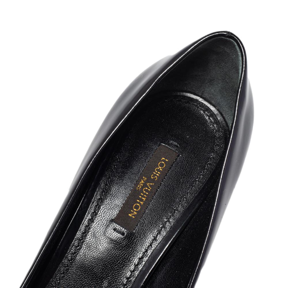 Louis Vuitton Black Patent Leather Pumps Size 38.5 1
