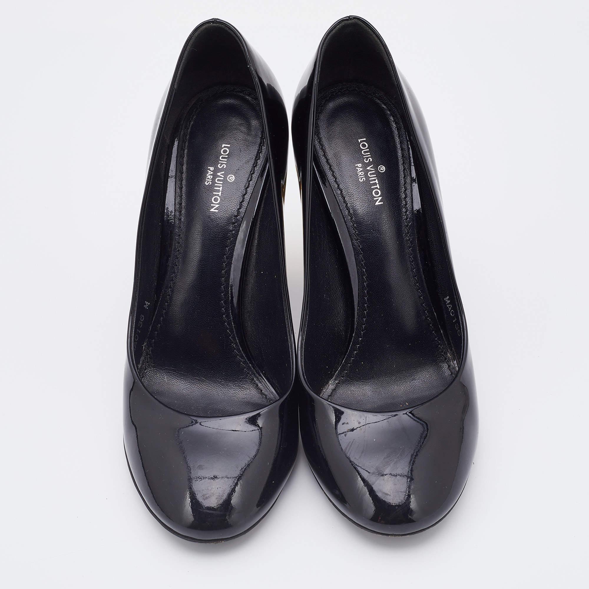 Louis Vuitton Black Patent Leather Round Toe Block Heel Pumps Size 36 In Good Condition For Sale In Dubai, Al Qouz 2