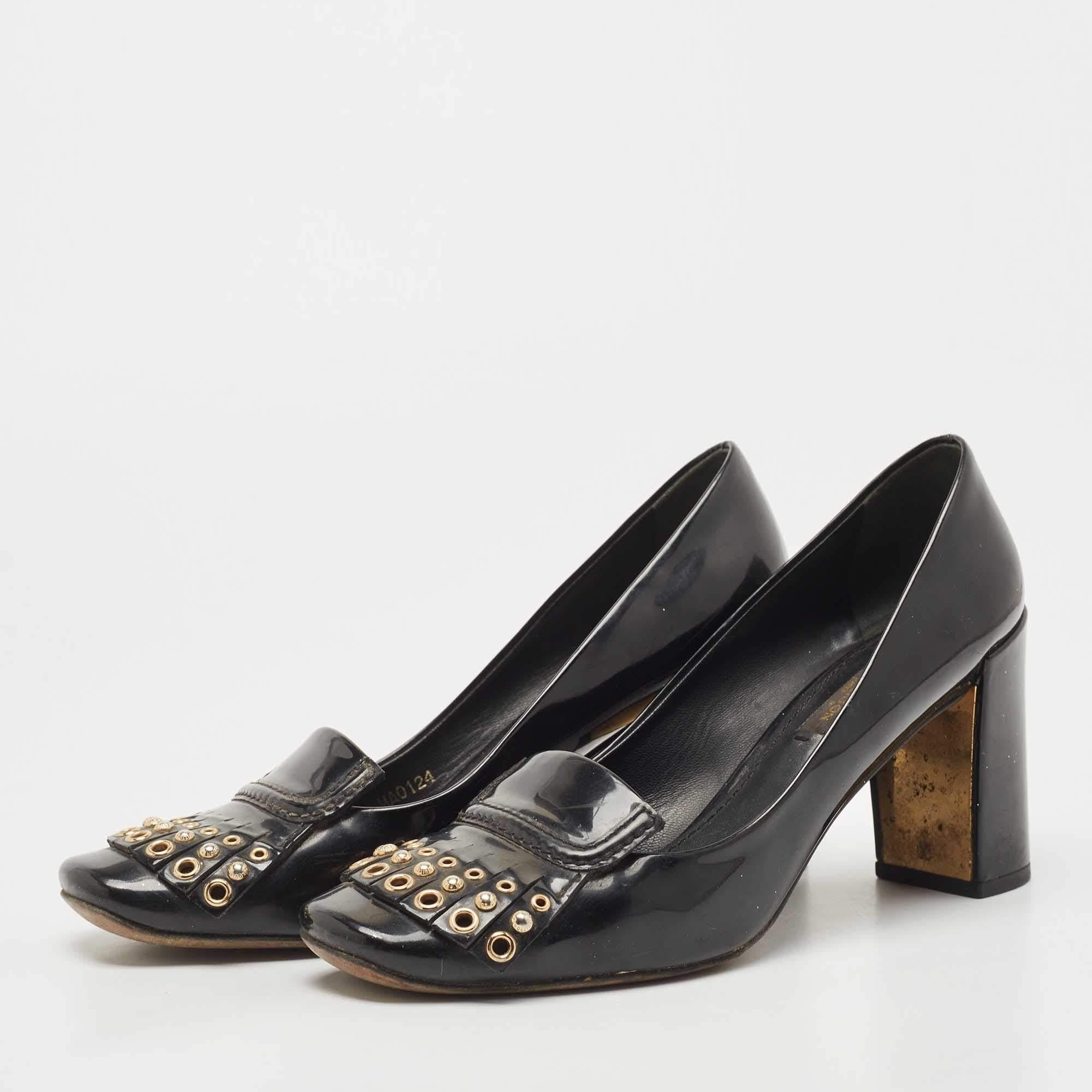 These timeless designer shoes are meant to last you season after season. They have a comfortable fit and high quality finish.