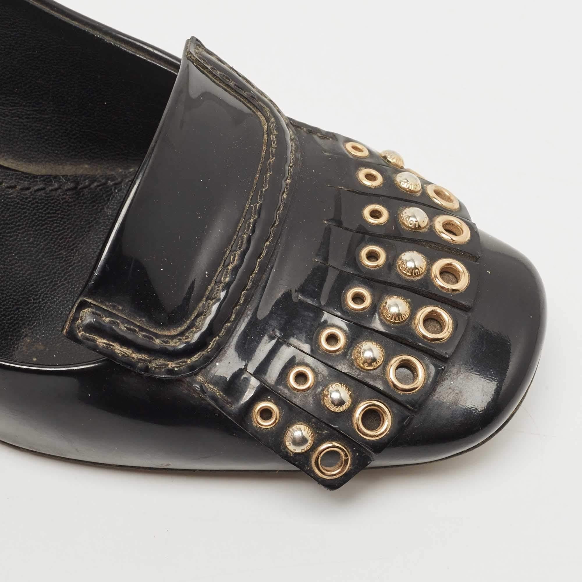 Louis Vuitton Black Patent Leather Studded Fringe Pumps Size 37.5 For Sale 4