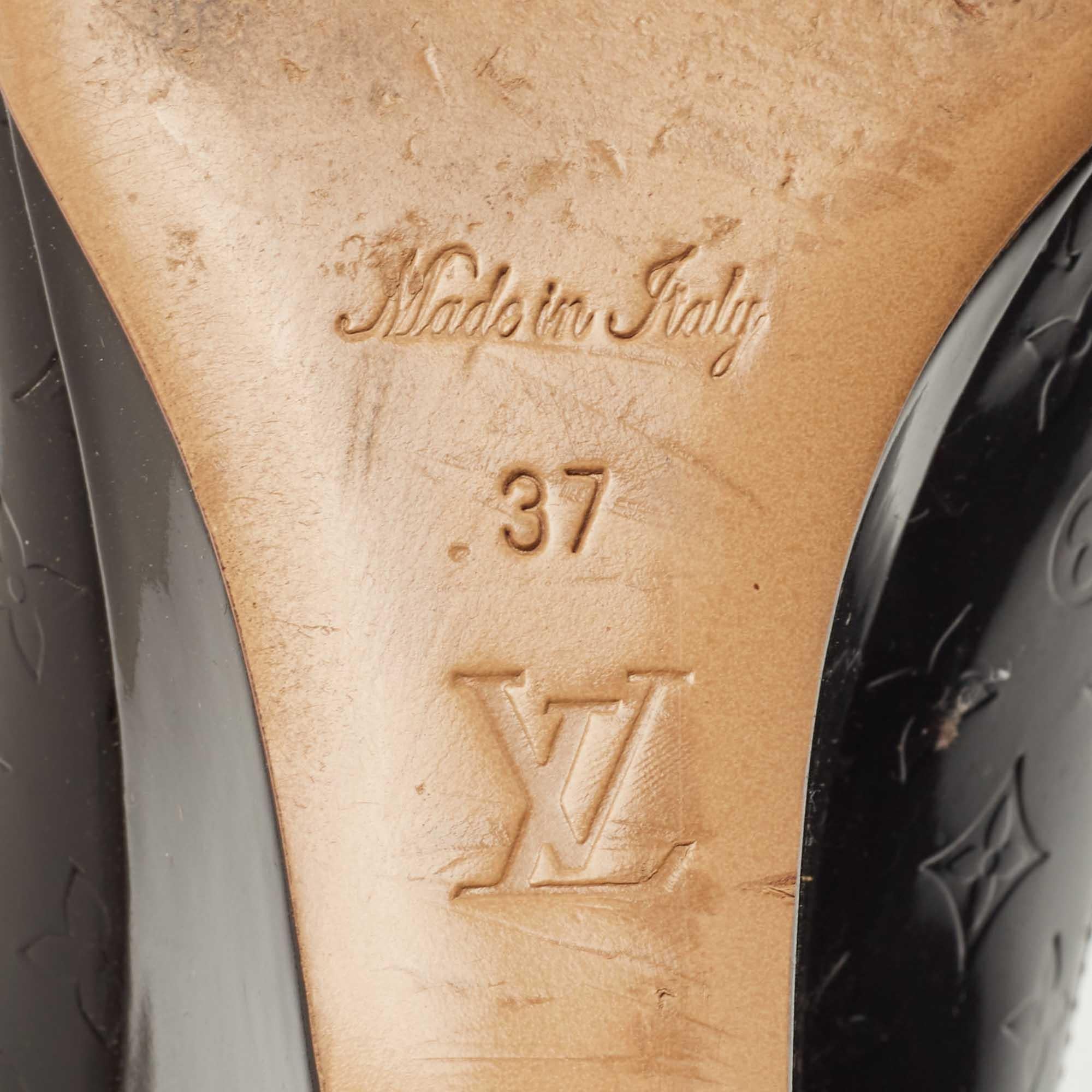 Louis Vuitton Black Patent Leather Wedge Pumps Size 37 For Sale 4