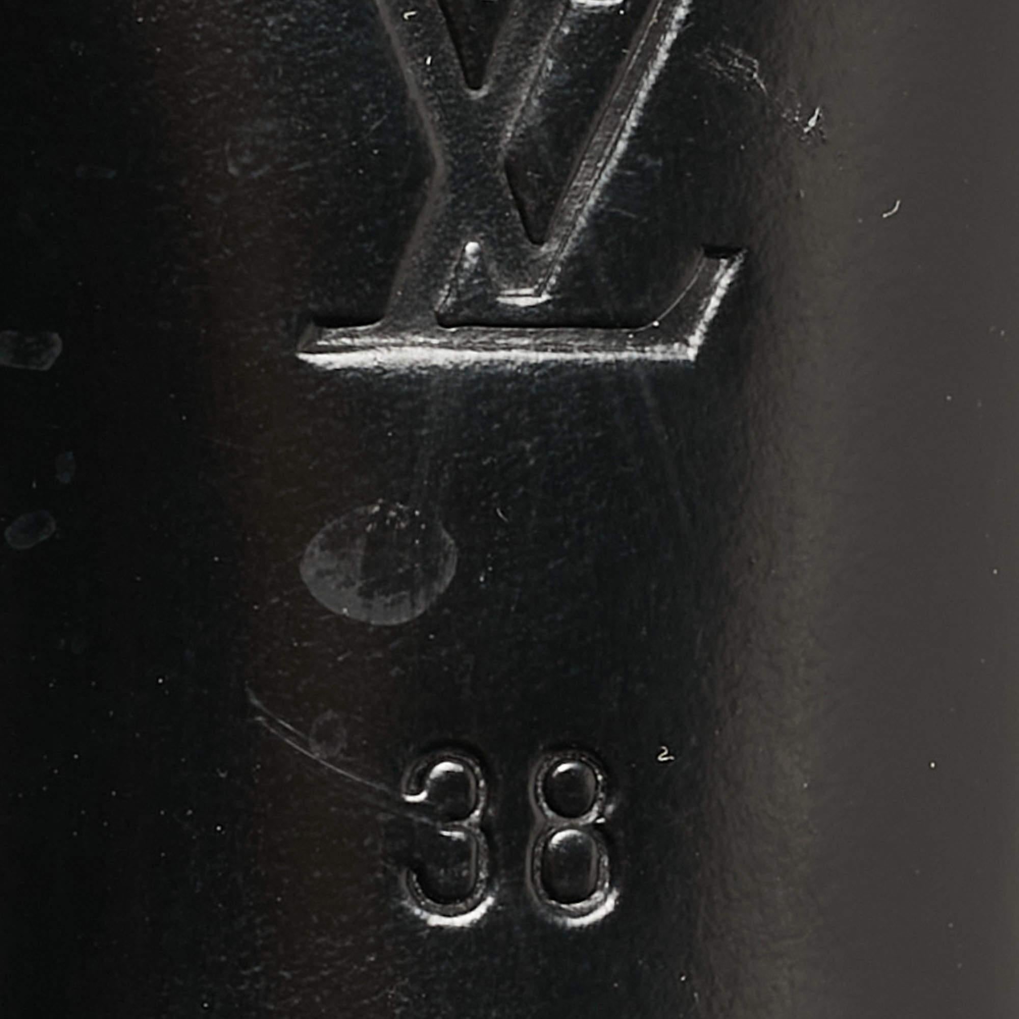Louis Vuitton Black Patent Lock It Pumps Size 38 3