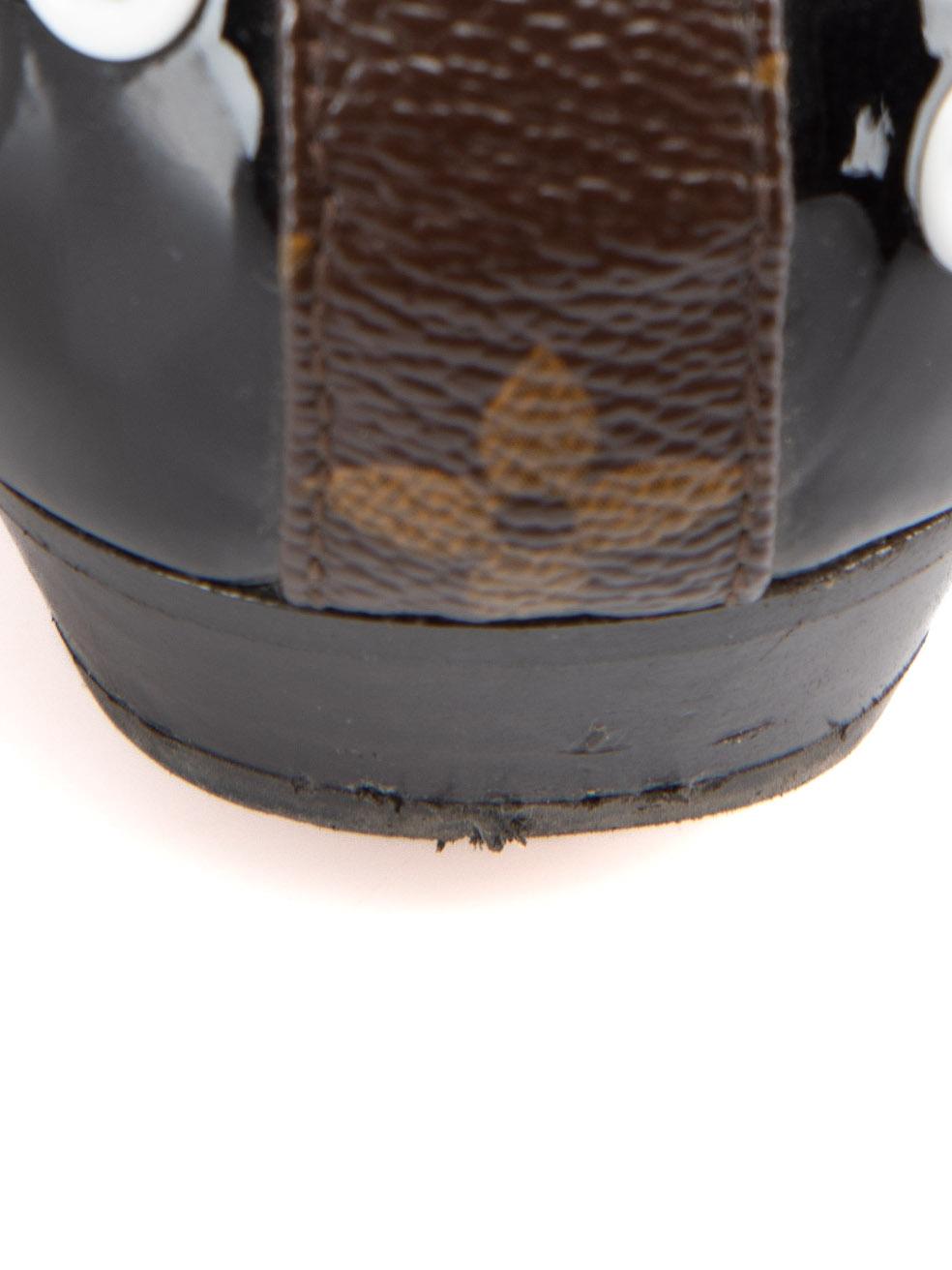Louis Vuitton Schwarze Lack Rhapsody Grommet Flats Größe IT 38 im Angebot 1