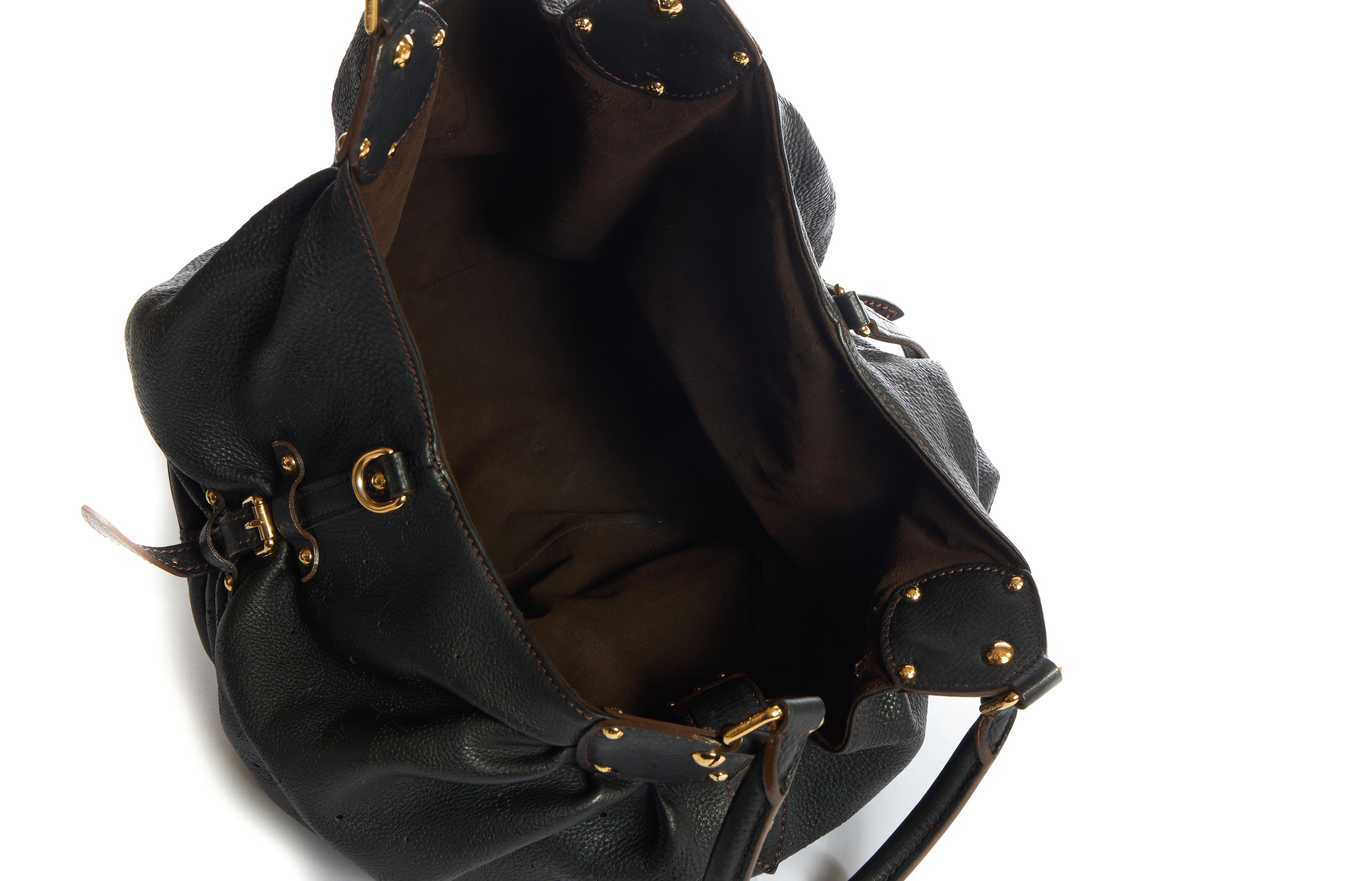 Louis Vuitton, sac cabas Mahina noir perforé en vente 2
