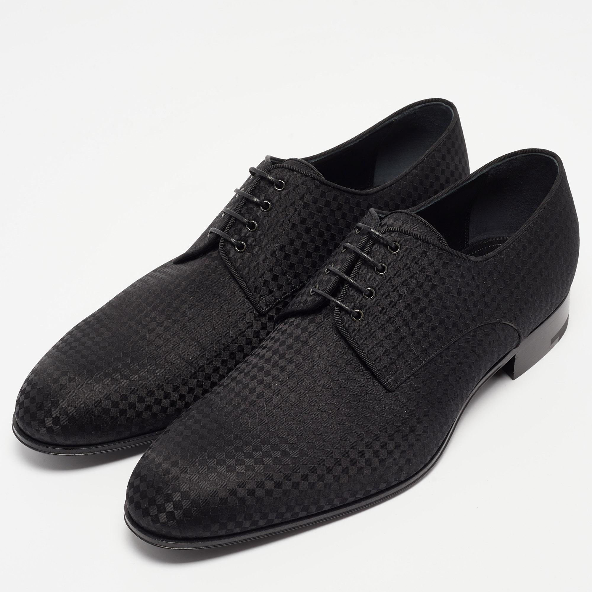 Elevate your look by adding these smart shoes to your ensemble. They make a sharp statement piece to heighten your daily outfits or to wear on special occasions.