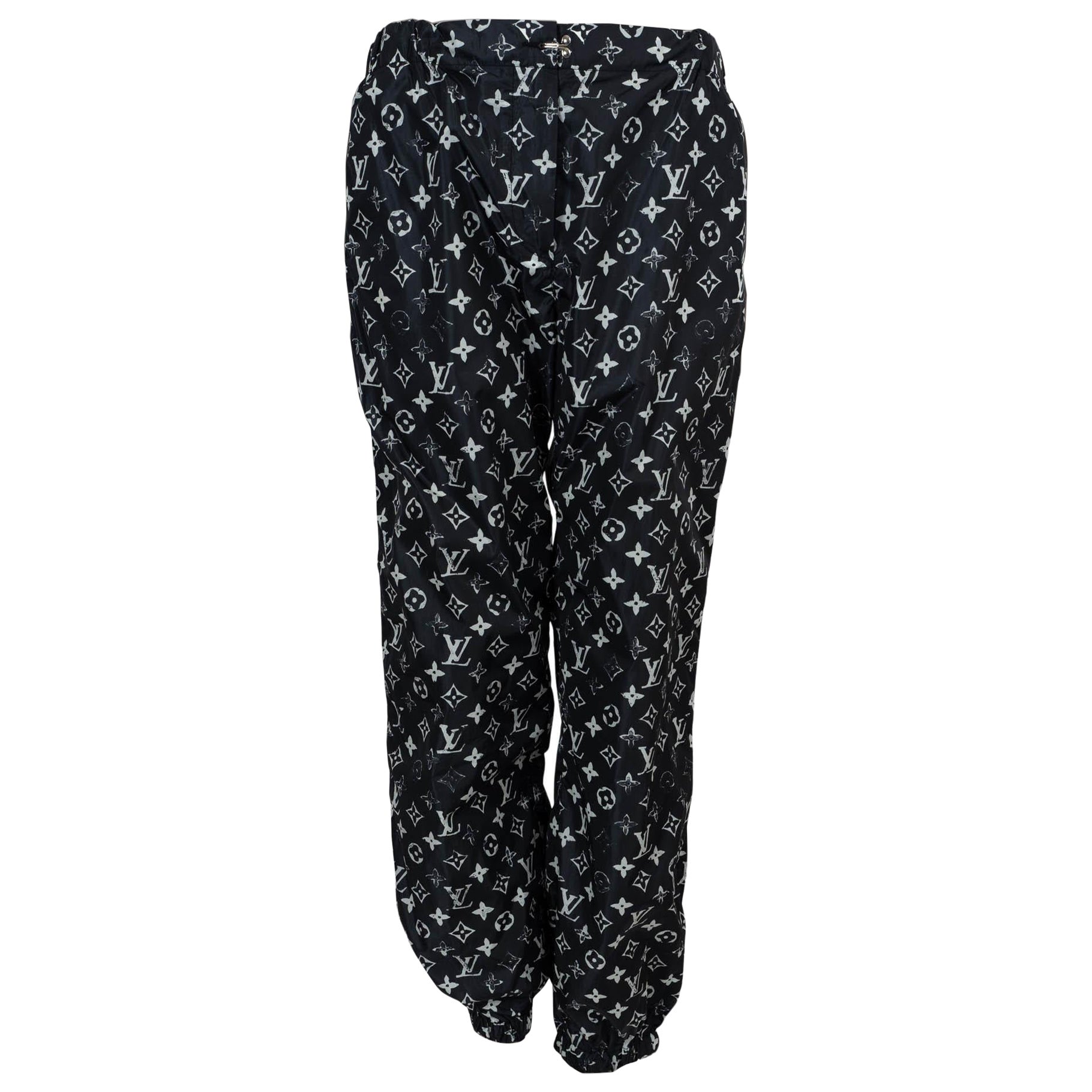 LOUIS VUITTON black polyamide 2020 STENCIL MONOGRAM JOGGING Pants 40 M For Sale