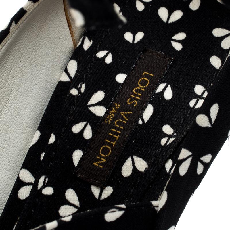 Louis Vuitton Sandalias con tira al tobillo y lazo de tela estampada negra talla 38 2