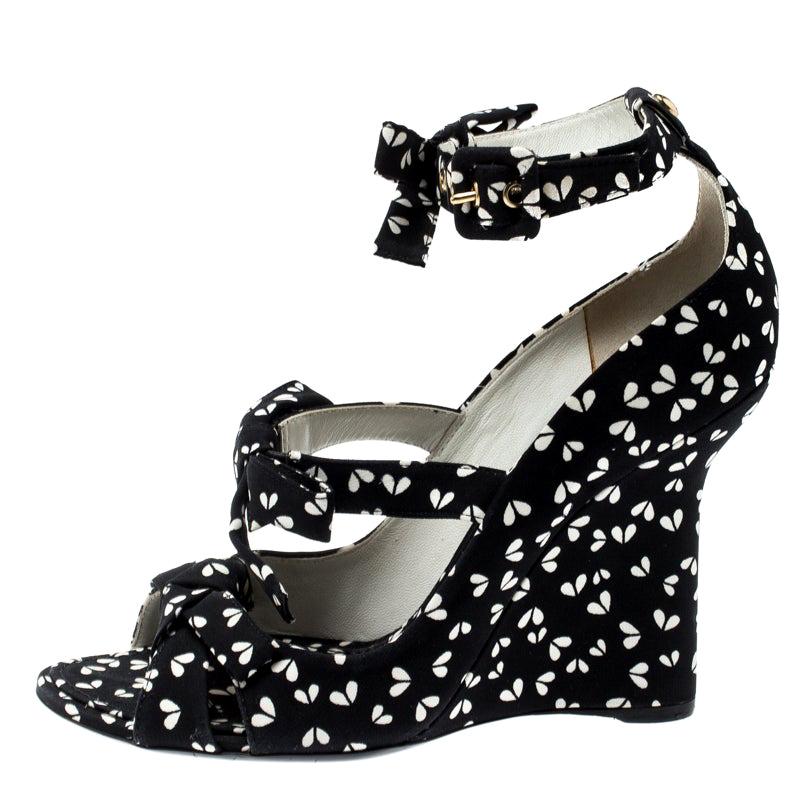Louis Vuitton Black Printed Fabric Bow Ankle Strap Wedges Sandals Size 38 For Sale