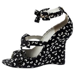 Louis Vuitton - Sandali con cinturino alla caviglia con fiocco in tessuto stampato nero Taglia 38