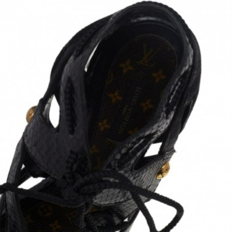 Louis Vuitton Schwarze Python- und Wildleder-Sandalen mit Knöchelkrawatte Größe 41 im Angebot 1