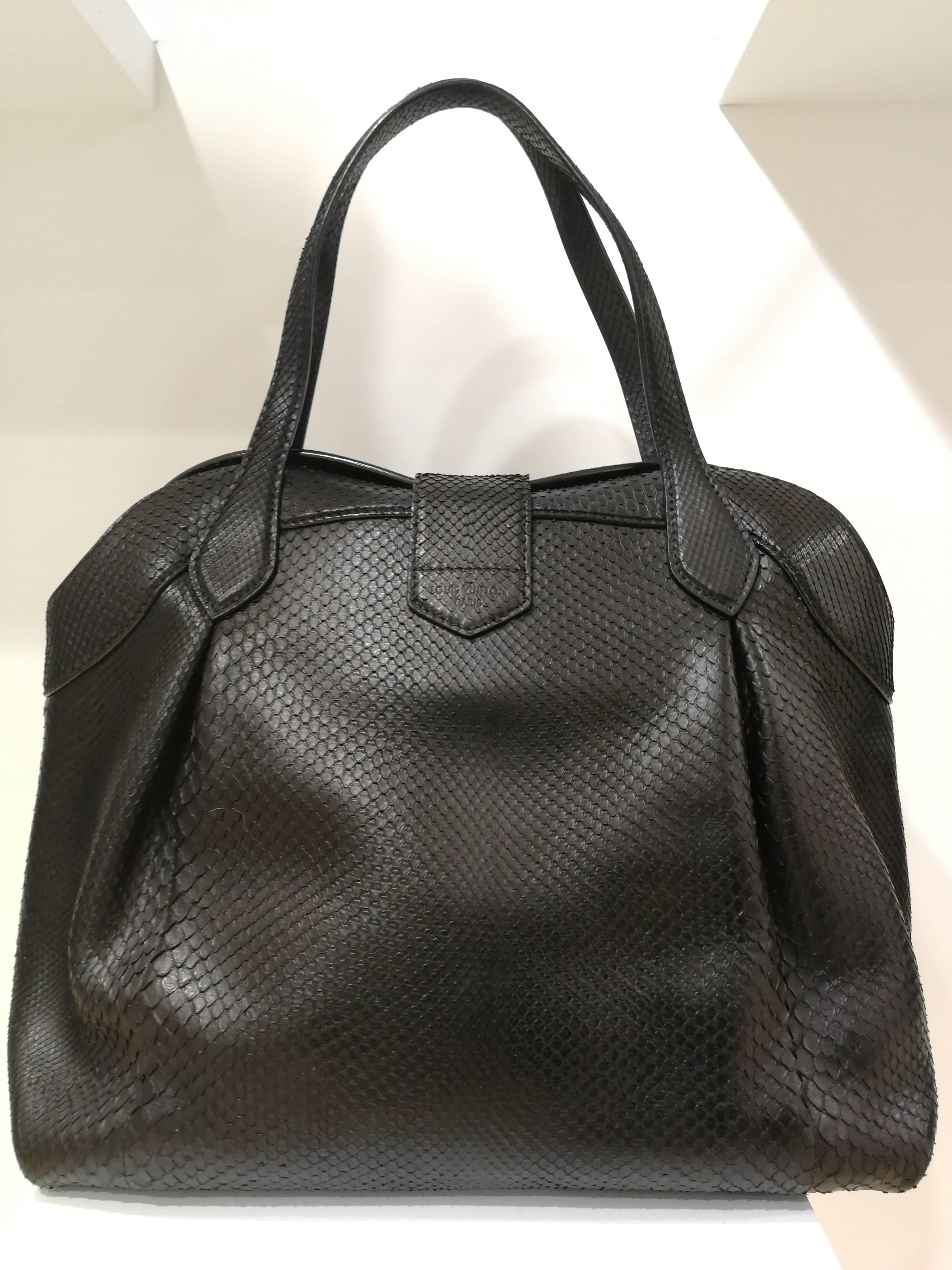louis vuitton black bag with silver hardware