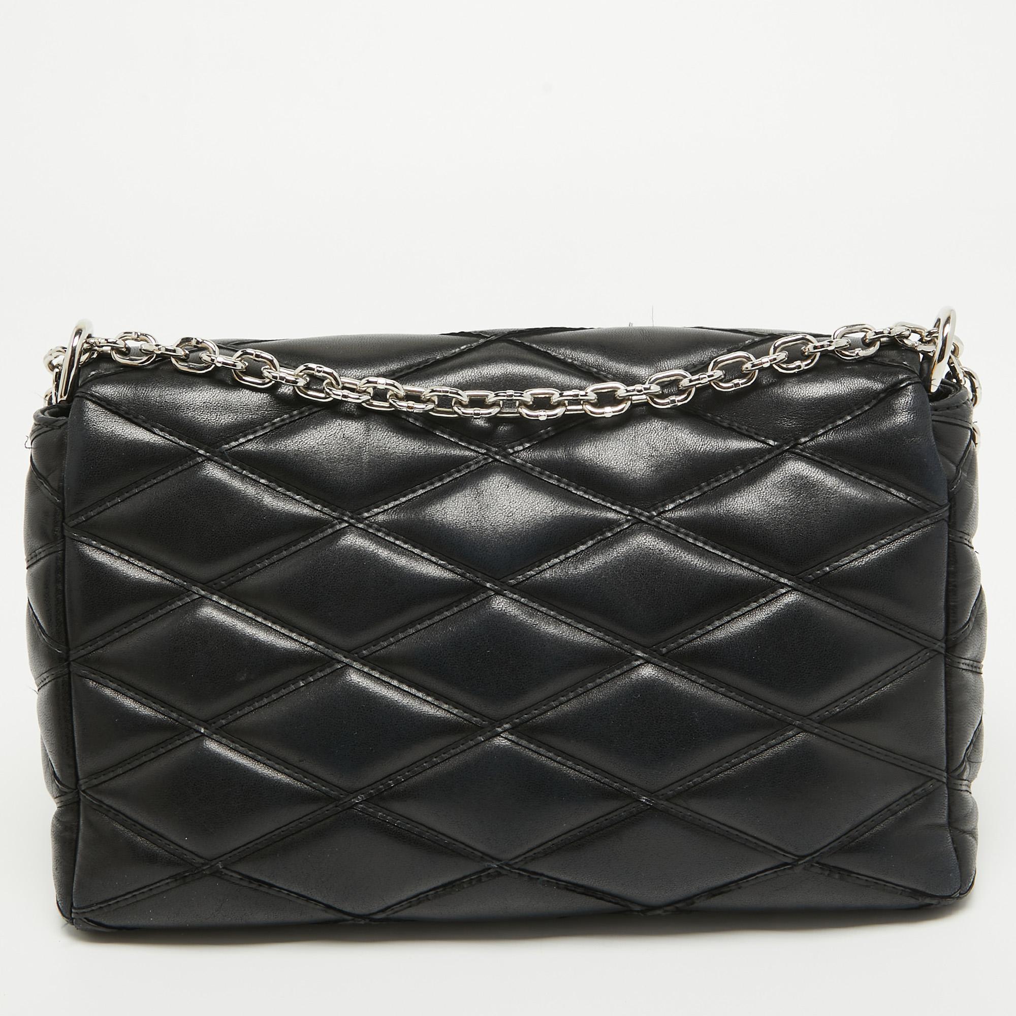 Louis Vuitton Black Quilted Leather GO-14 Malletage MM Bag In Good Condition For Sale In Dubai, Al Qouz 2