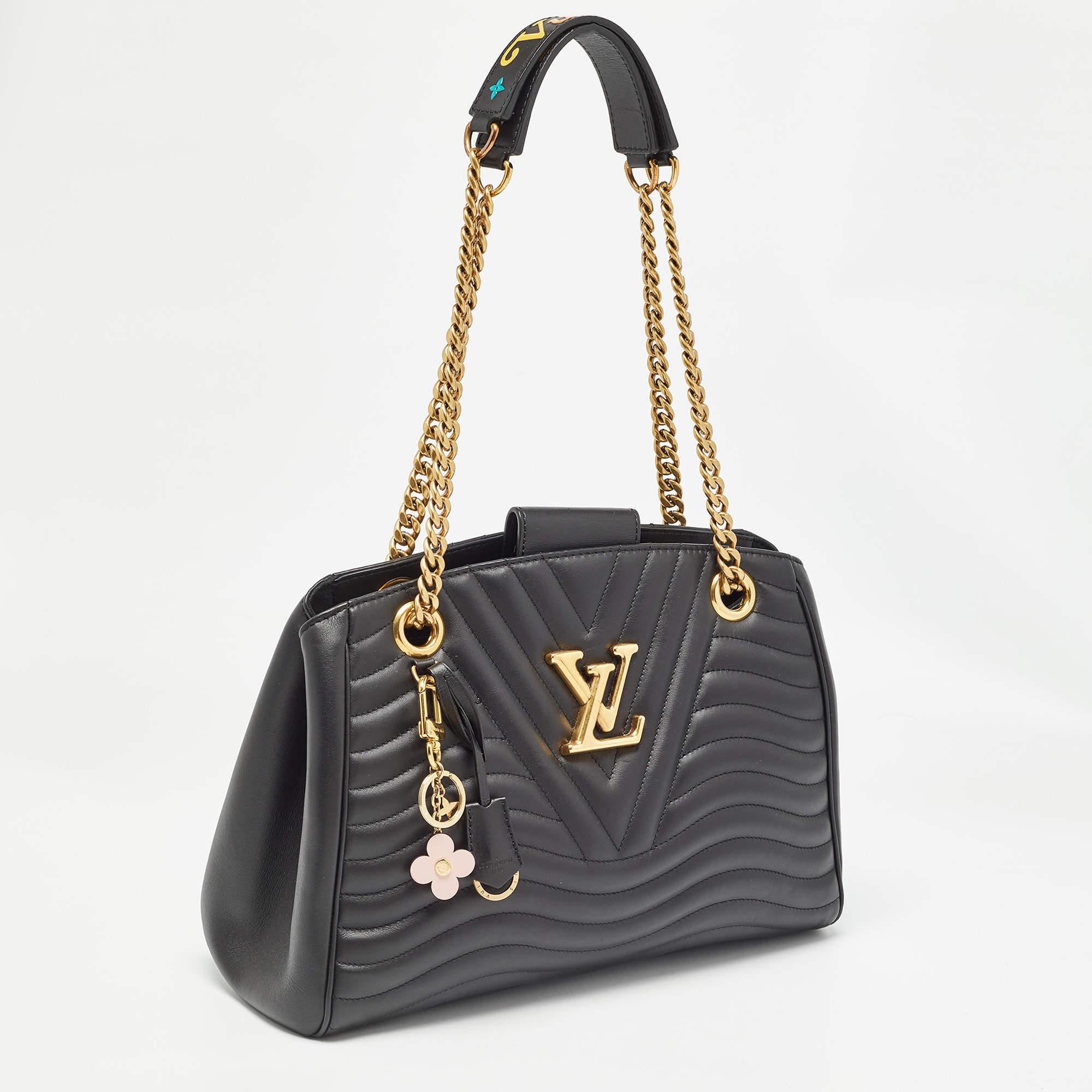 Louis Vuitton Black Quilted Leather New Wave Bag In Good Condition In Dubai, Al Qouz 2