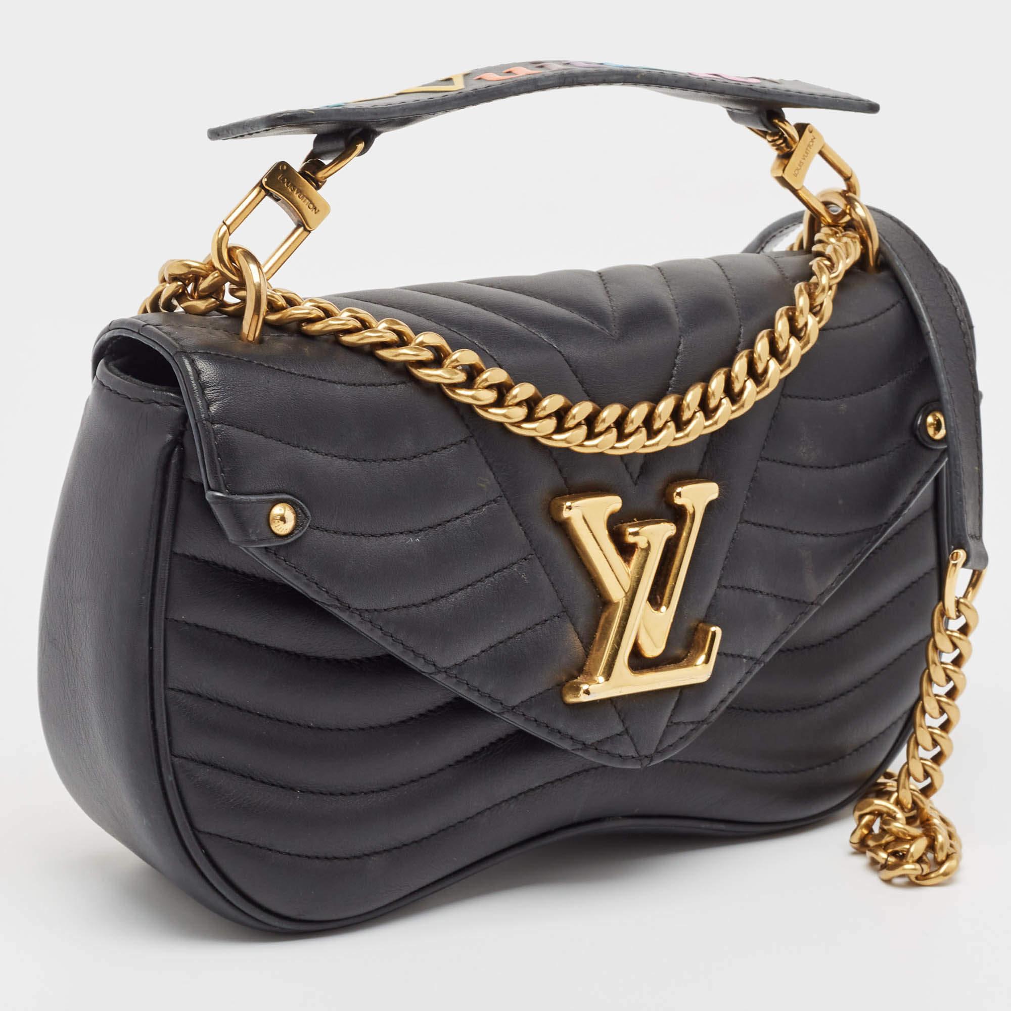Louis Vuitton Black Quilted Leather New Wave Chain MM Bag In Fair Condition In Dubai, Al Qouz 2
