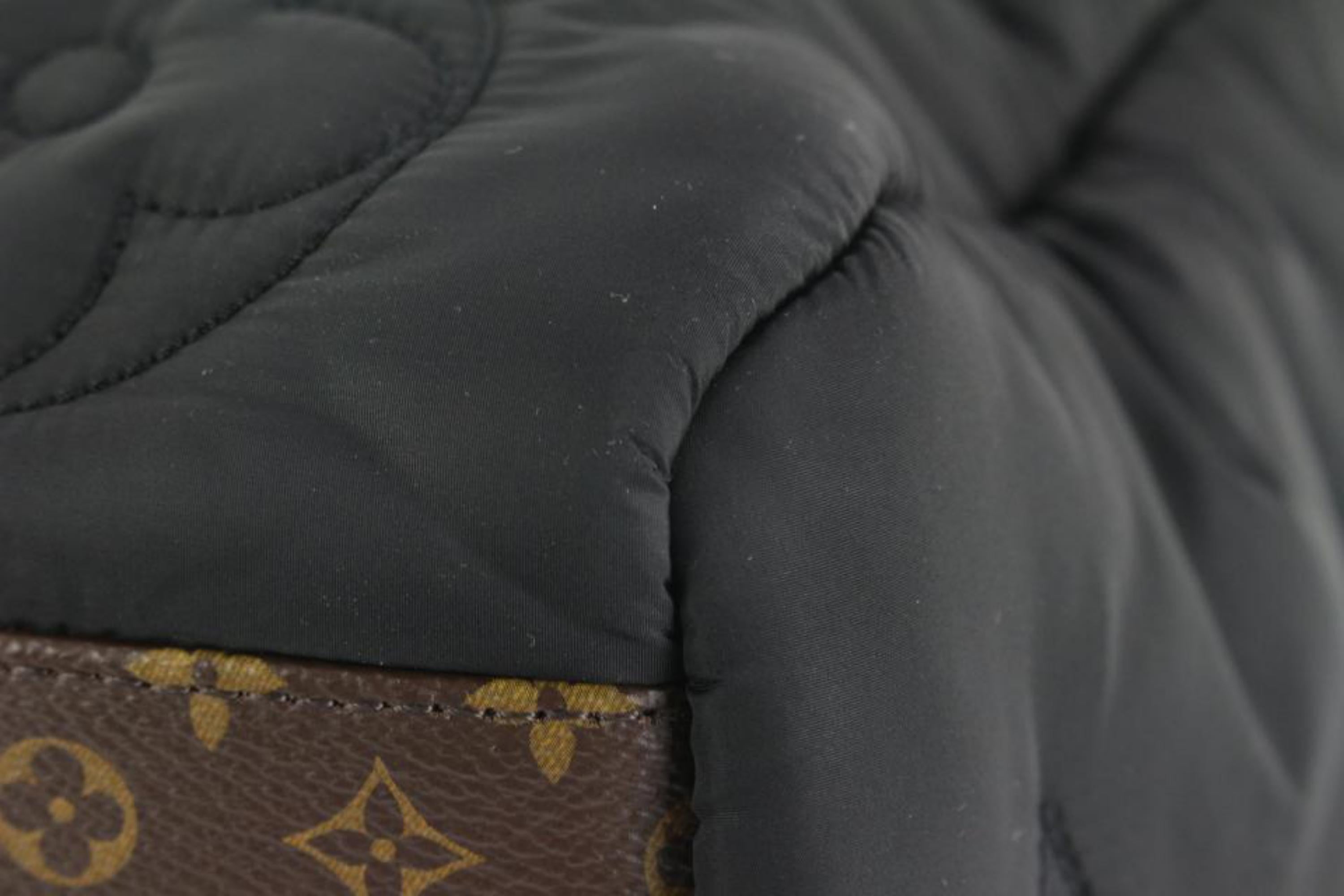 Louis Vuitton Black Quilted Puffer Monogram Pillow Onthego GM 49lz55s In Excellent Condition In Dix hills, NY
