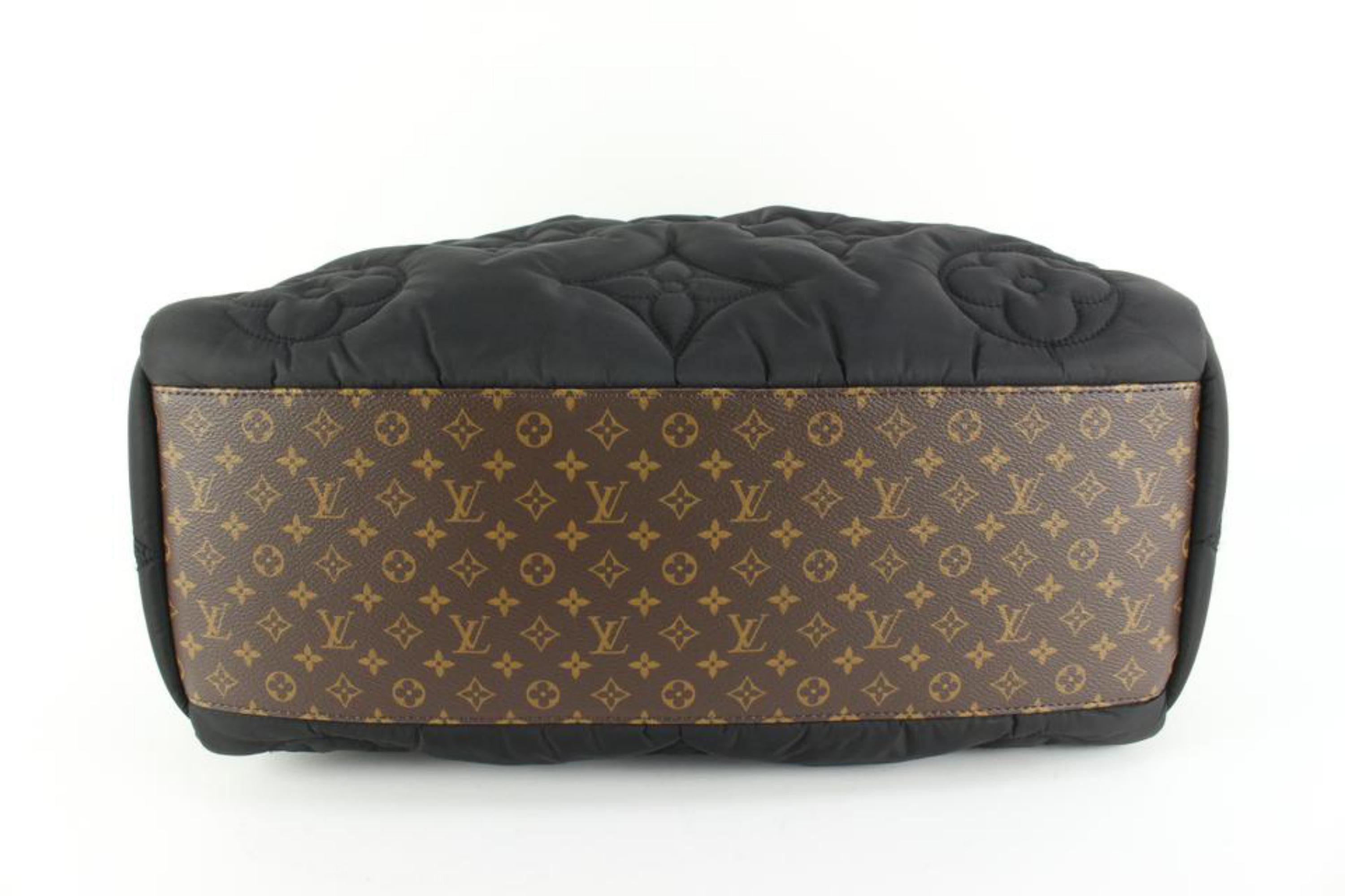 Women's Louis Vuitton Black Quilted Puffer Monogram Pillow Onthego GM 49lz55s