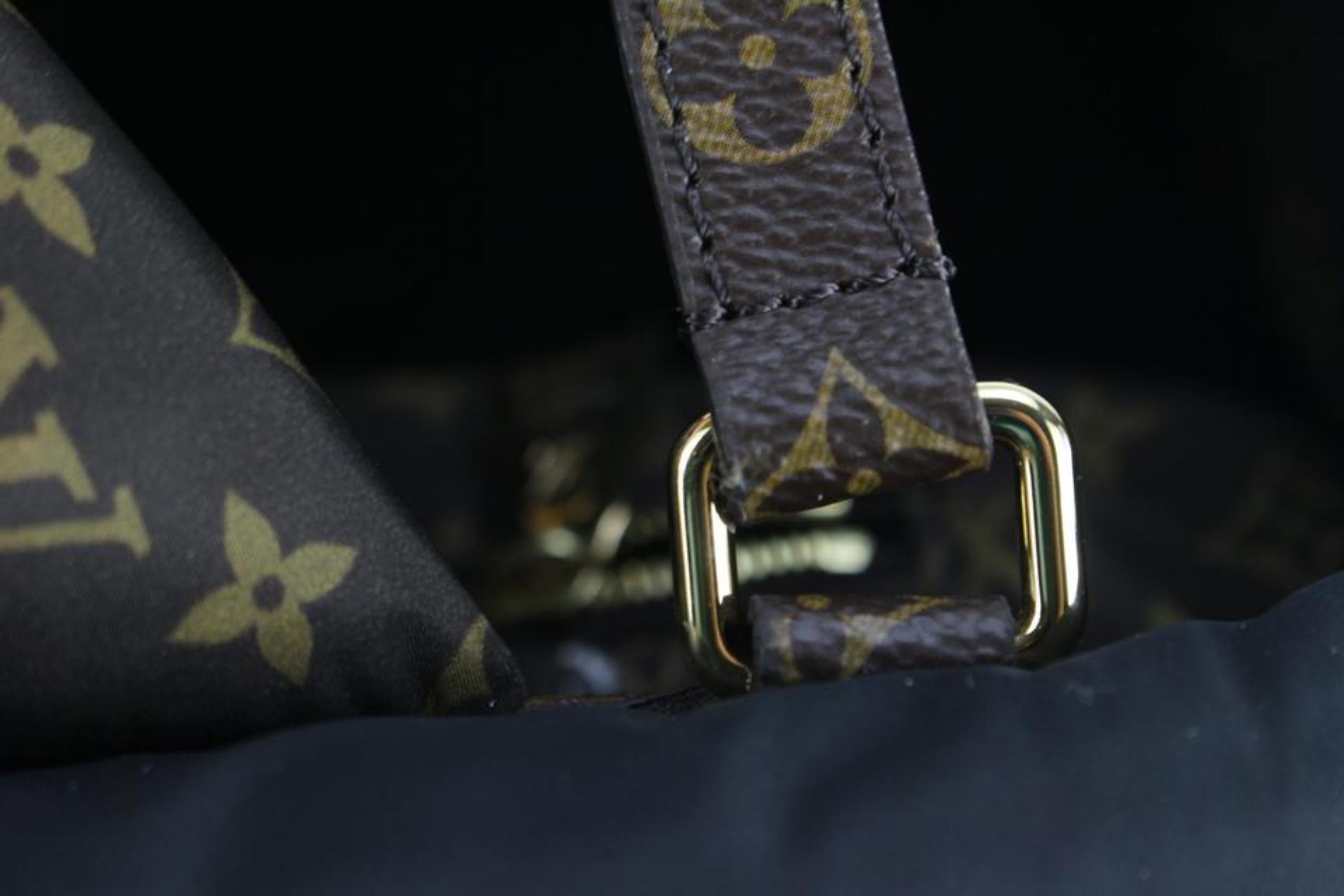 Louis Vuitton - Coussin matelassé noir matelassé avec monogramme Onthego GM 49lz55 3