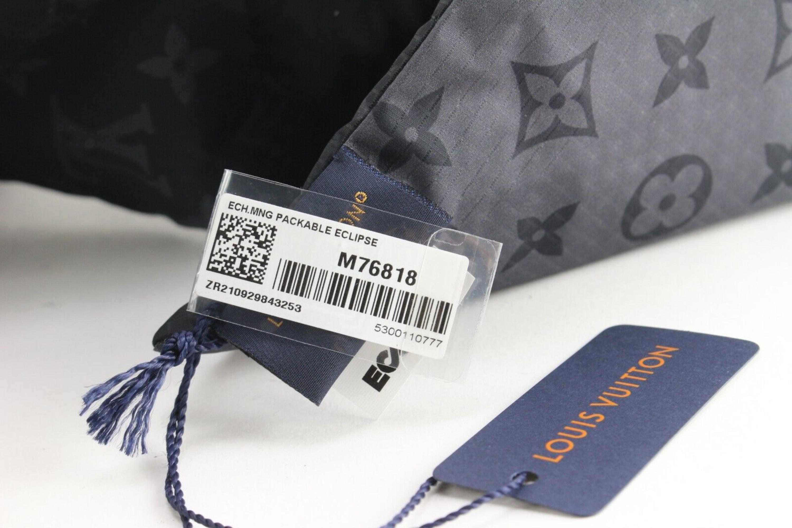 Louis Vuitton Black Reversible Monogram Eclipse Packable Scarf 4LU0224 For Sale 6