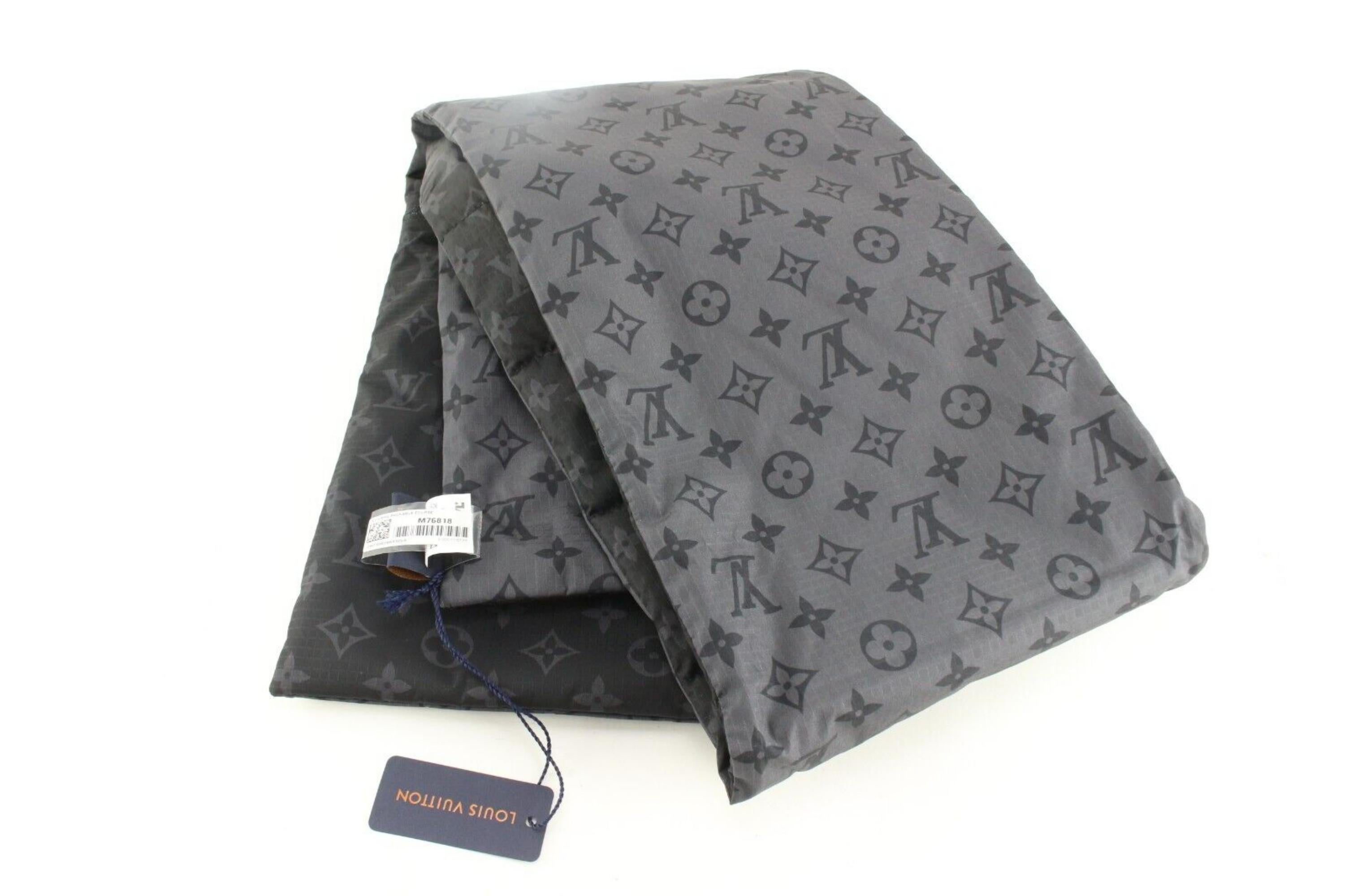 Louis Vuitton Black Reversible Monogram Eclipse Packable Scarf 4LU0224 For Sale 8