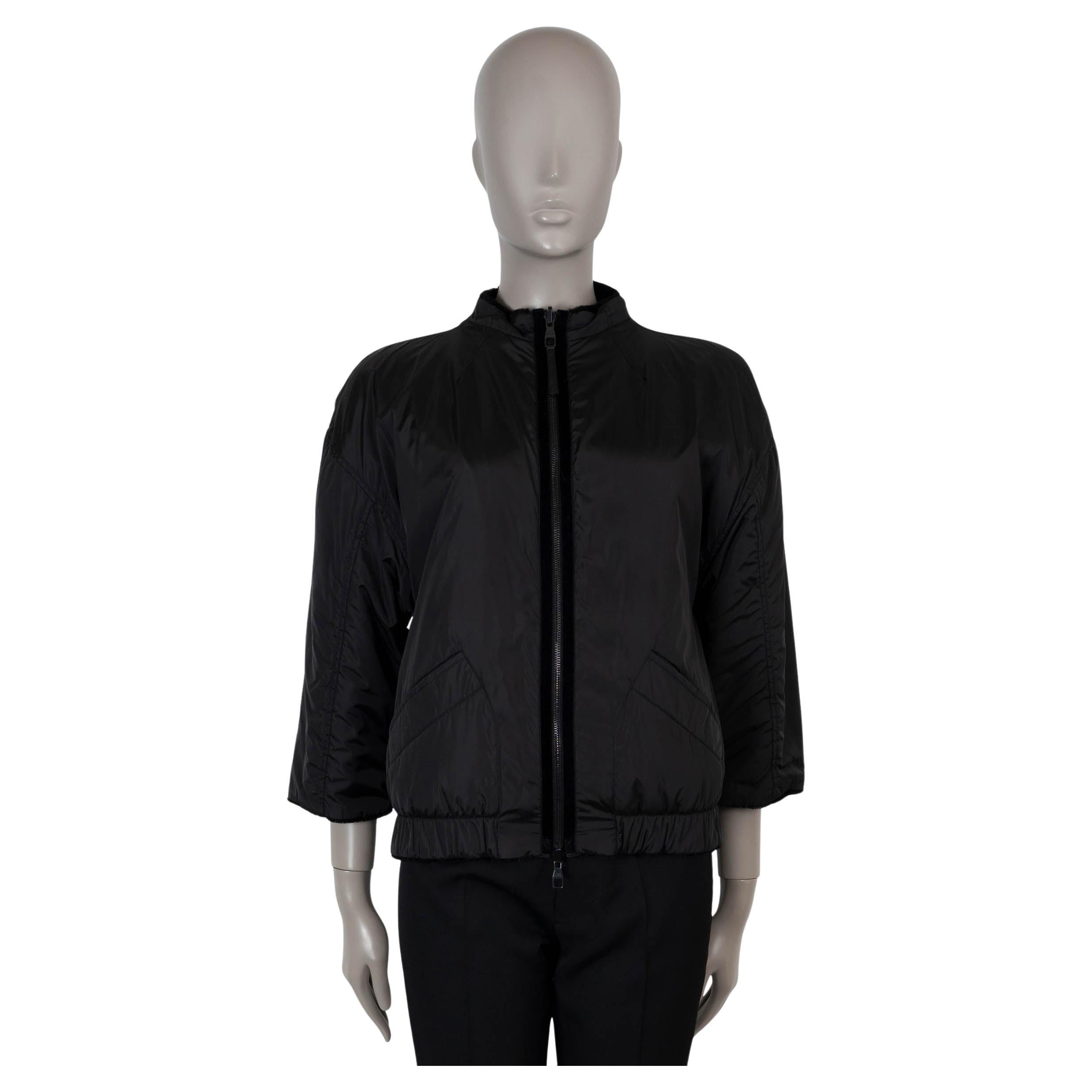 LOUIS VUITTON black REVERSIBLE SHEARLING 
NYLON Windbreaker Jacket 38 S en vente