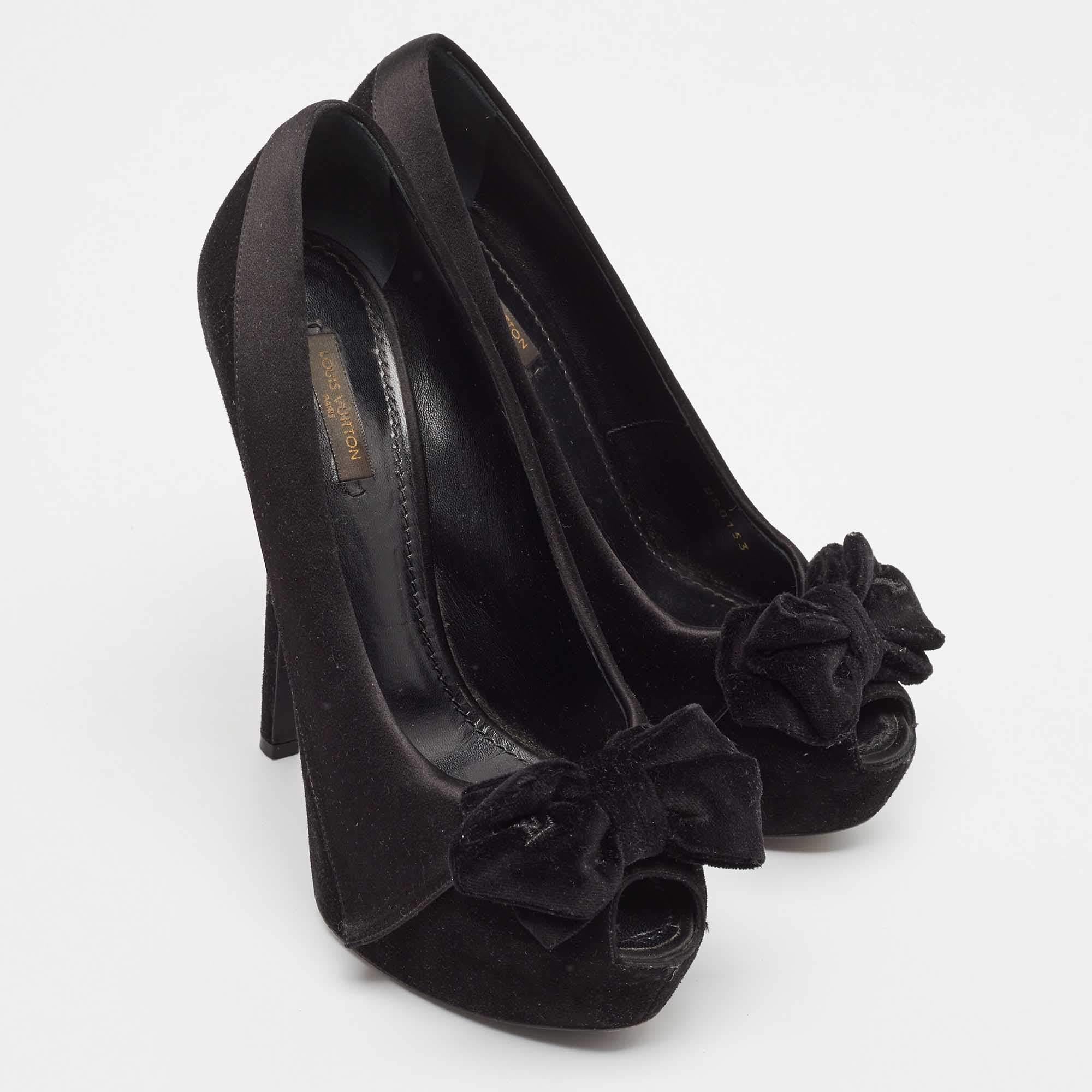 Women's Louis Vuitton Black Satin and Suede Peep Toe Platform Pumps Size 39.5 For Sale