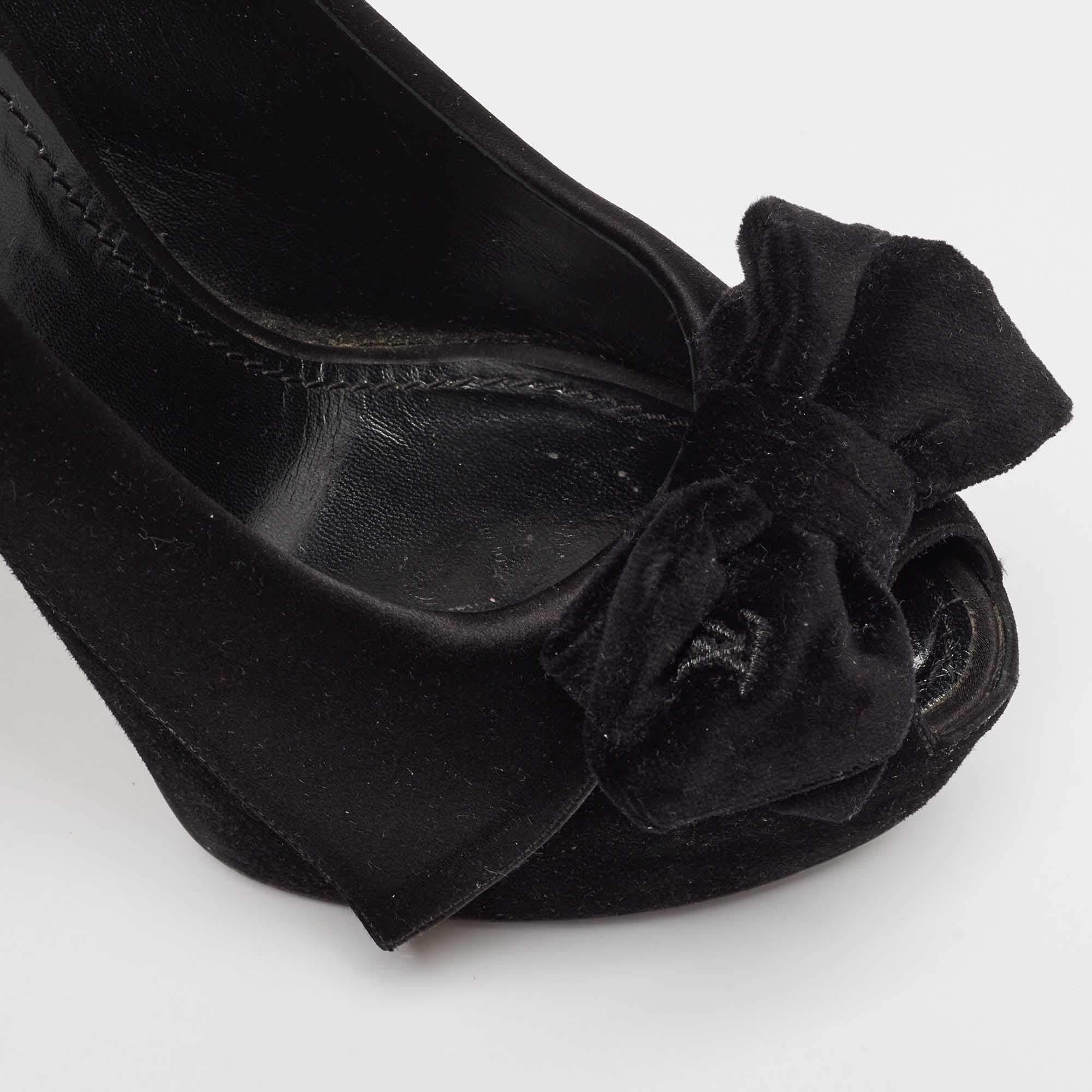 Louis Vuitton Black Satin and Suede Peep Toe Platform Pumps Size 39.5 For Sale 3