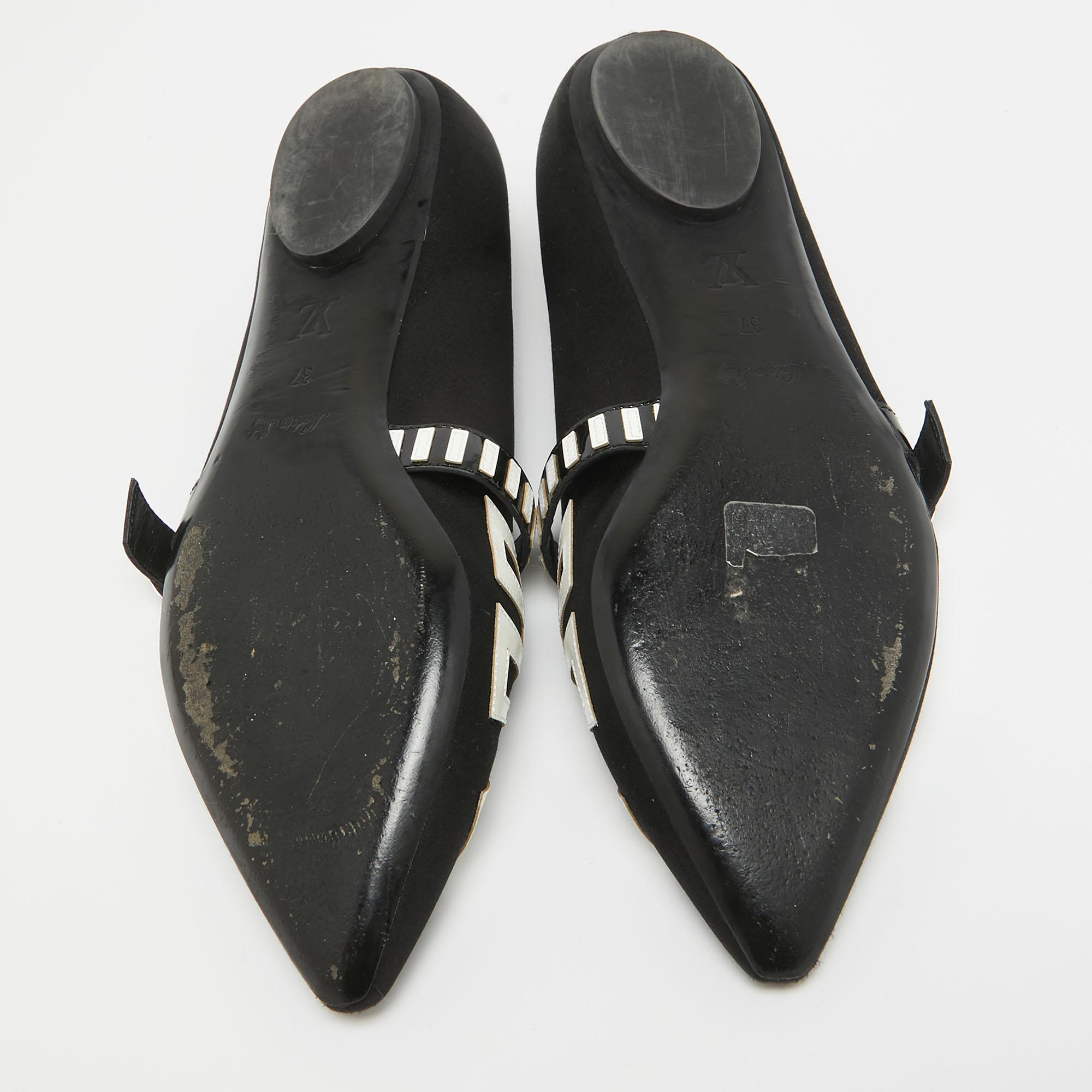 Louis Vuitton - Ballerines à boucles en satin noir - Taille 37 en vente 1