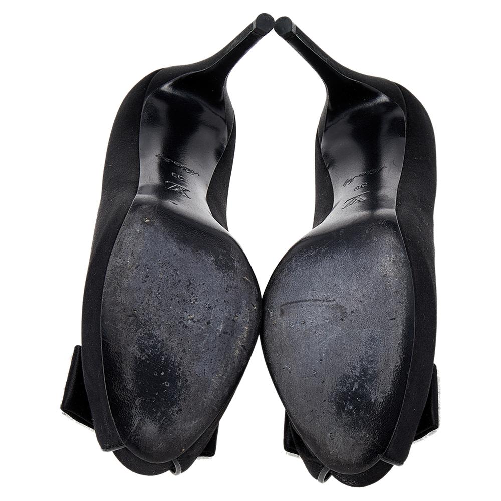 Women's Louis Vuitton Black Satin Embellished Peep Toe Pumps Size 39 For Sale
