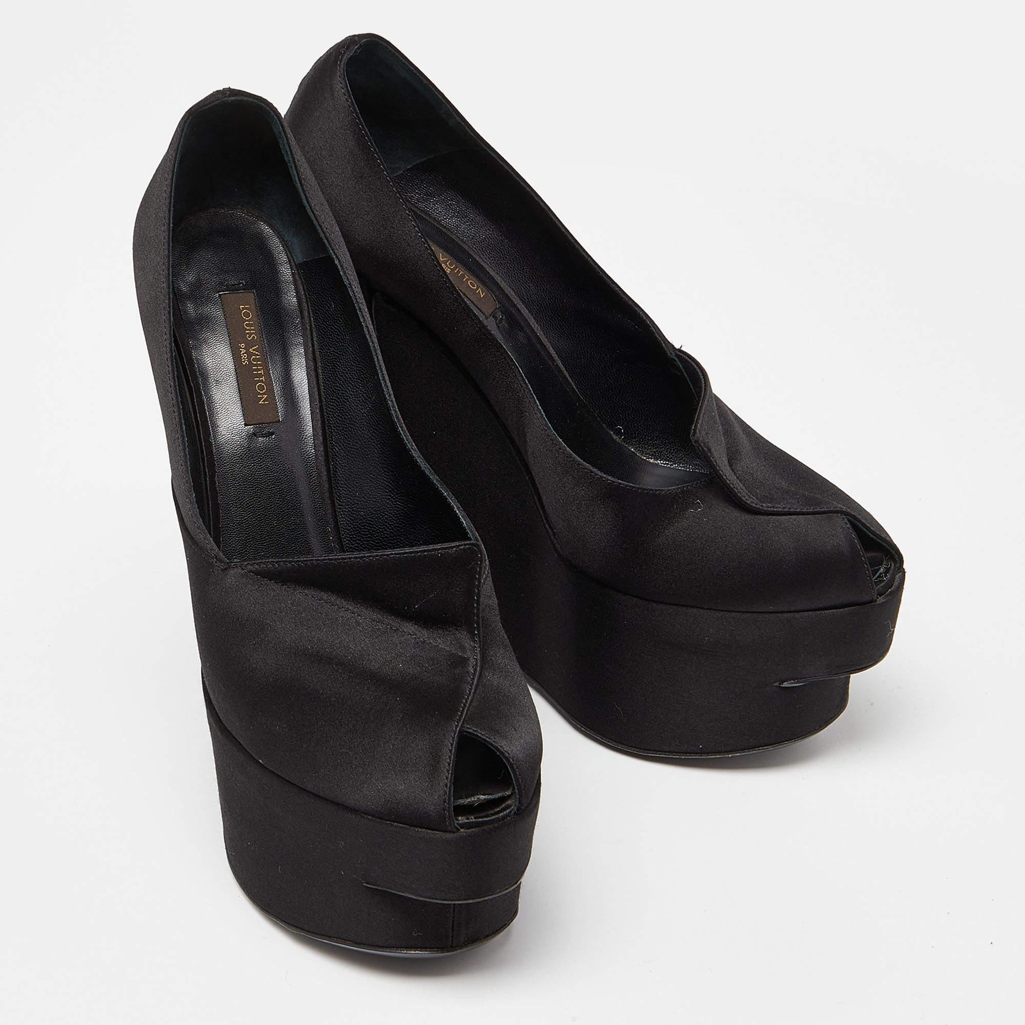 Louis Vuitton Black Satin Peep Toe Platform Wedge Pumps Size 37.5 In Good Condition For Sale In Dubai, Al Qouz 2