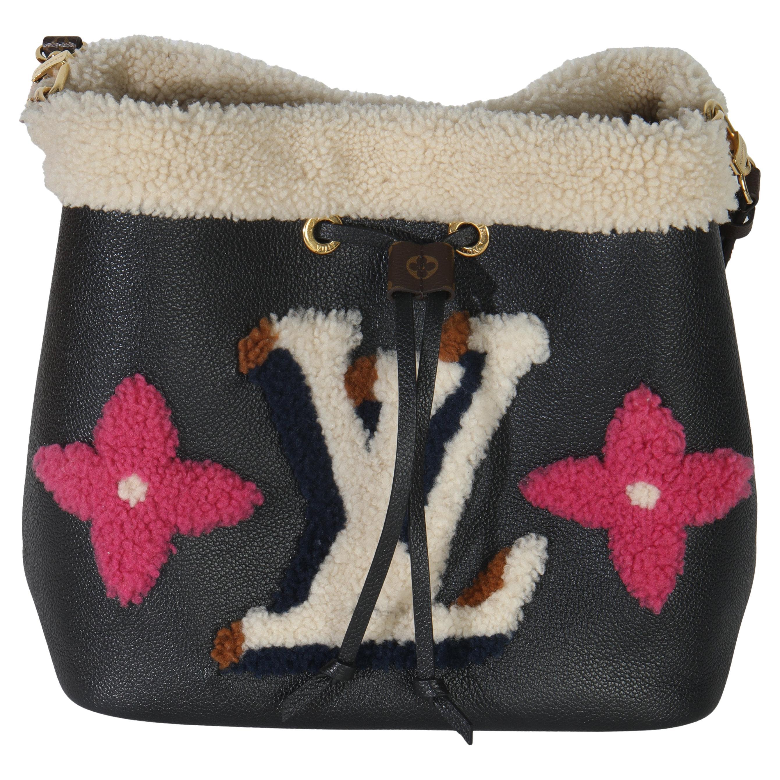 Louis Vuitton Noir Monogramme Néonoe MM en cuir de mouton en vente