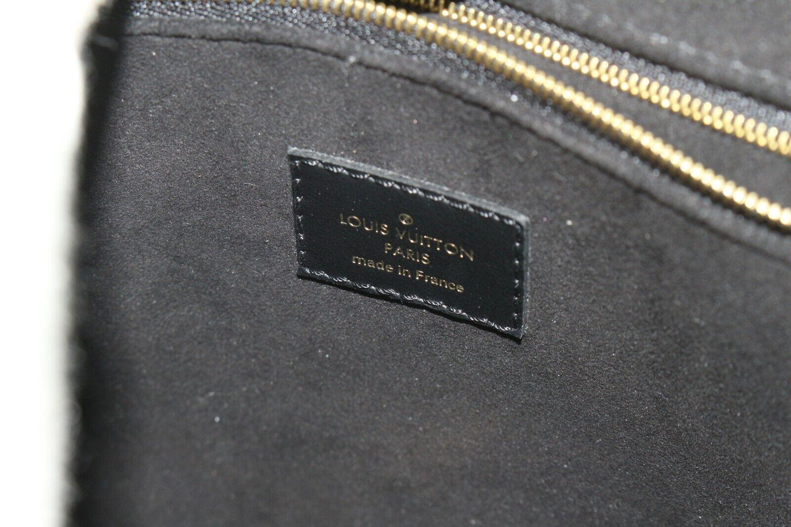 Louis Vuitton Schwarze Shearling Monogramm On My Side MM 2way Tote 1LV0413C Damen im Angebot