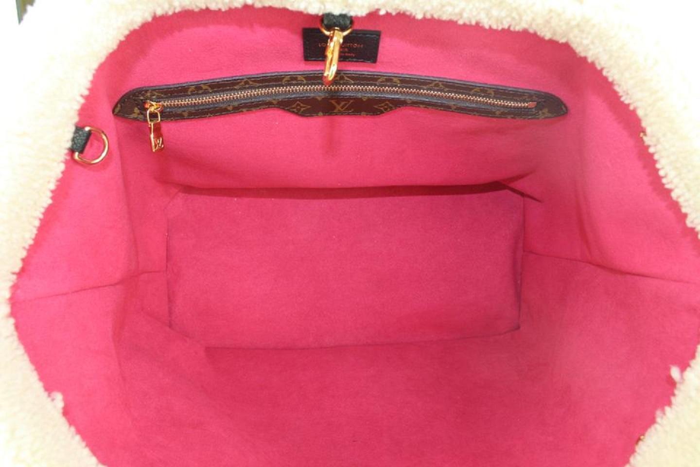 Louis Vuitton Black Shearling Monogram Teddy Neverfull MM NM Tote Bag 277lvs512 In Good Condition In Dix hills, NY