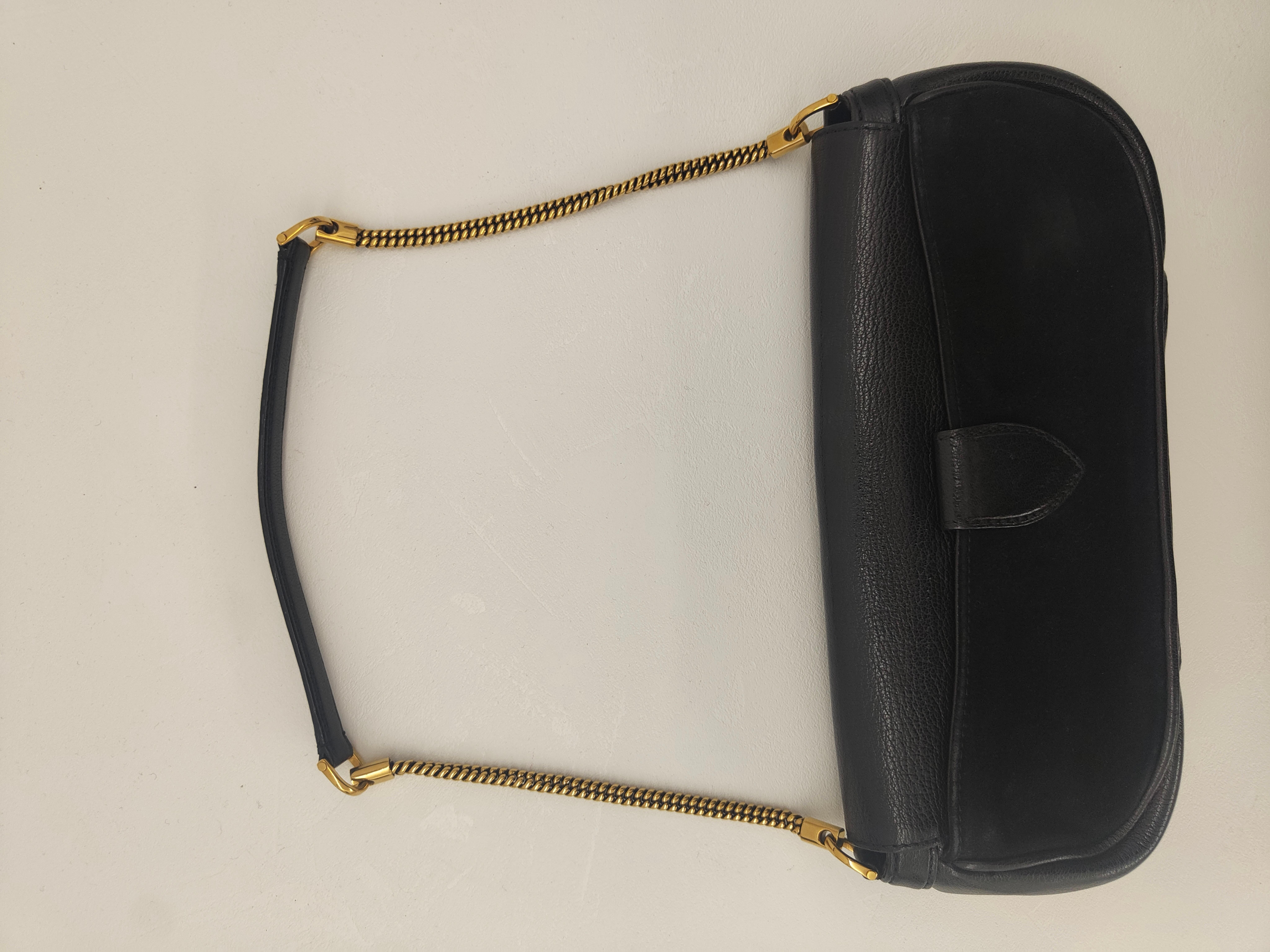 Louis Vuitton - Sac à bandoulière noir pochette en vente 5
