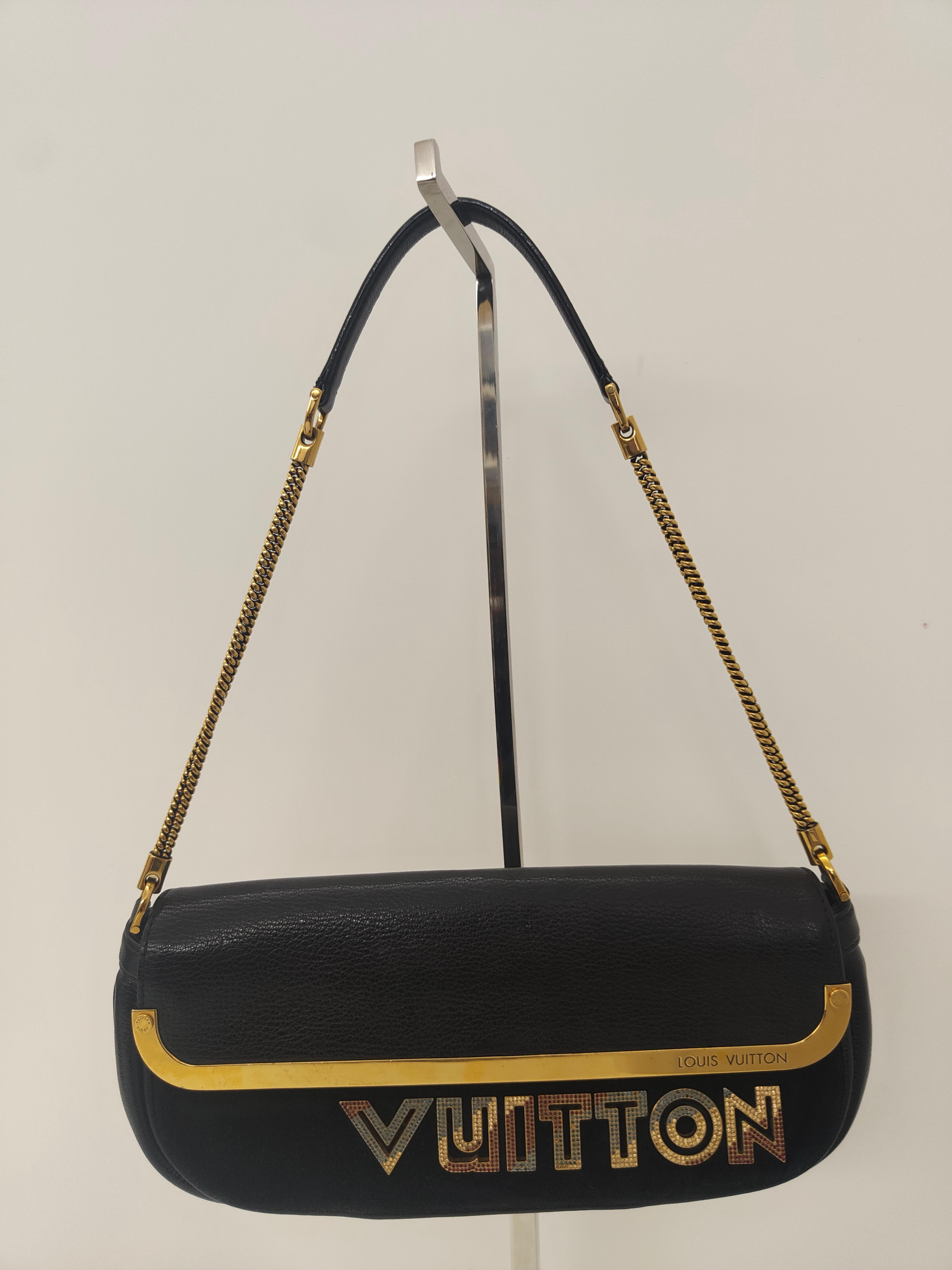 Louis Vuitton black shoulder bag pochette For Sale 8