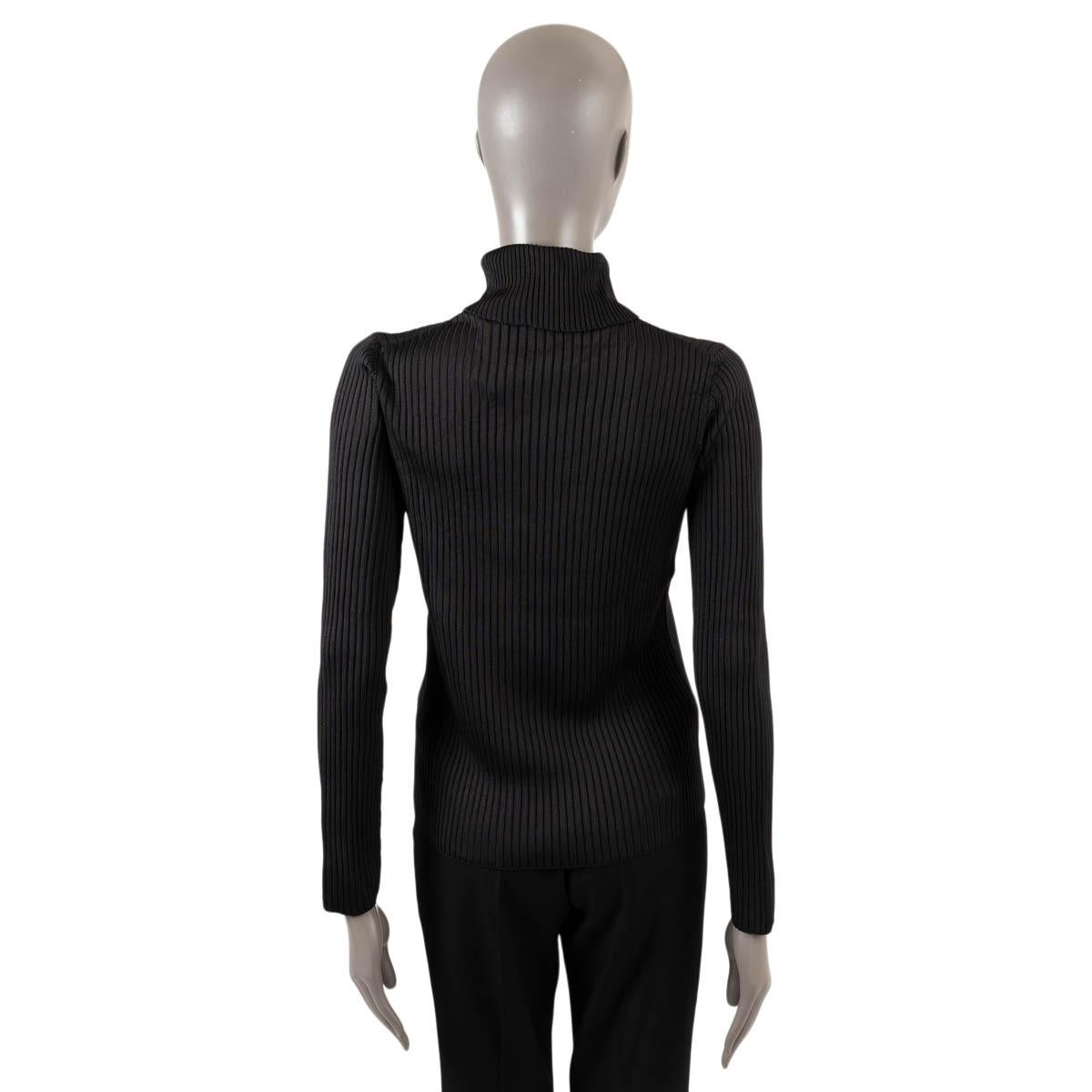 LOUIS VUITTON black silk 2017 RIB-KNIT TURTLENECK Sweater M In Excellent Condition For Sale In Zürich, CH