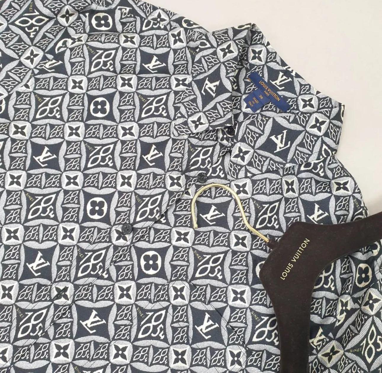 LOUIS VUITTON Schwarzes Seidenhemd aus Seide 2020 im Zustand „Hervorragend“ in Krakow, PL