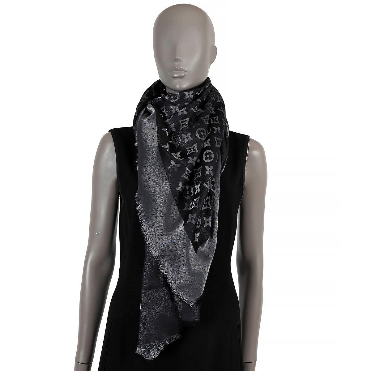 Donna Sciarpa scialle LOUIS VUITTON nero e argento in seta e lana Monogram SHINE in vendita