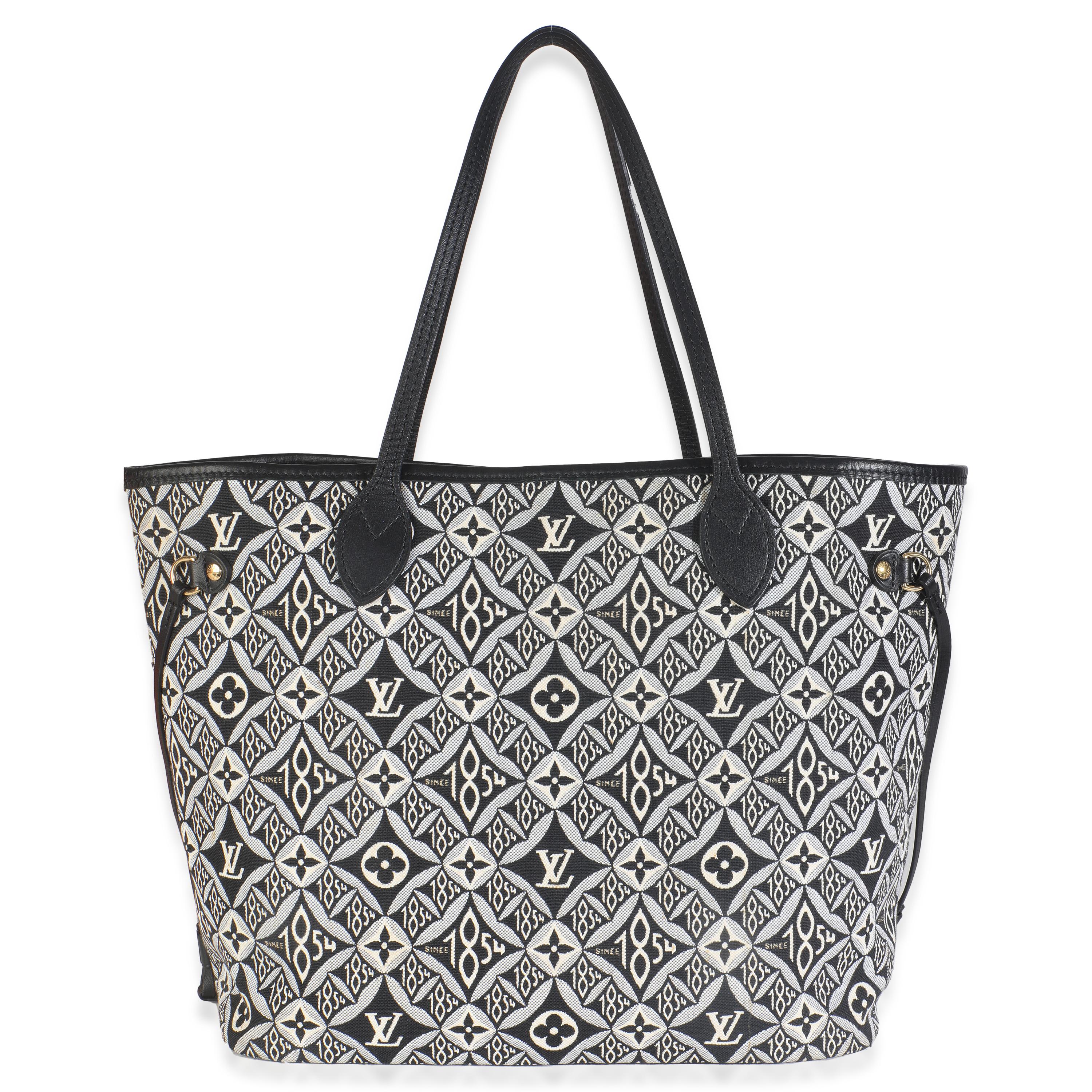 Titolo dell'elenco: Louis Vuitton Nero Dal 1854 Jacquard Neverfull MM
SKU: 149060
Condizioni: Usato 
Descrizione delle condizioni: Presentata nel 2007, la borsa Neverfull di Louis Vuitton è diventata uno degli stili più affermati della Maison.