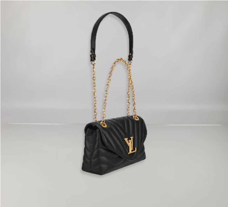 Louis Vuitton LV New Wave Kettentasche aus schwarzem, rauchfarbenem Rindsleder im Zustand „Neu“ in Nicosia, CY