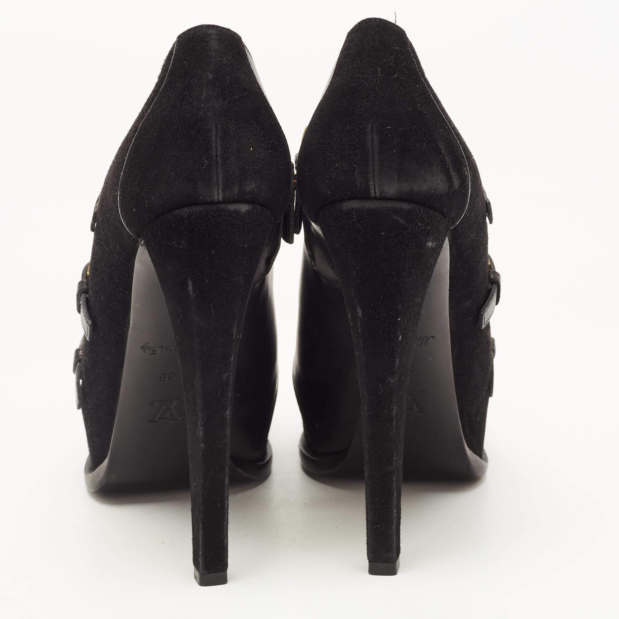 Louis Vuitton Black Suede and Leather Peep Toe Booties Size 39 In Good Condition For Sale In Dubai, Al Qouz 2
