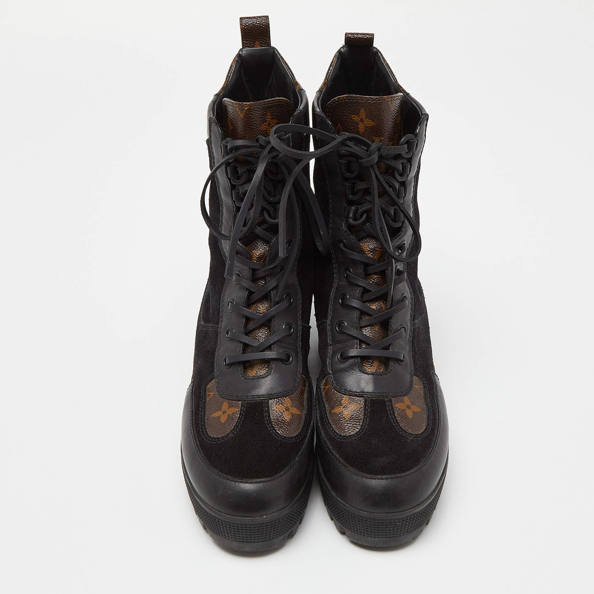 Louis Vuitton Black Suede and Monogram Canvas Laureate Desert Boots Size 39.5 In Good Condition In Dubai, Al Qouz 2