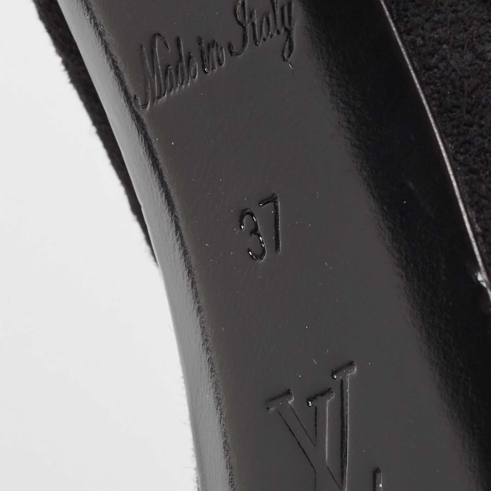Women's Louis Vuitton Black Suede Ankle Strap Pumps Size 37 For Sale