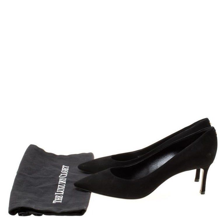 Louis Vuitton Black Suede Eyeline Pointed Toe Pumps Size 40 For Sale at 1stdibs